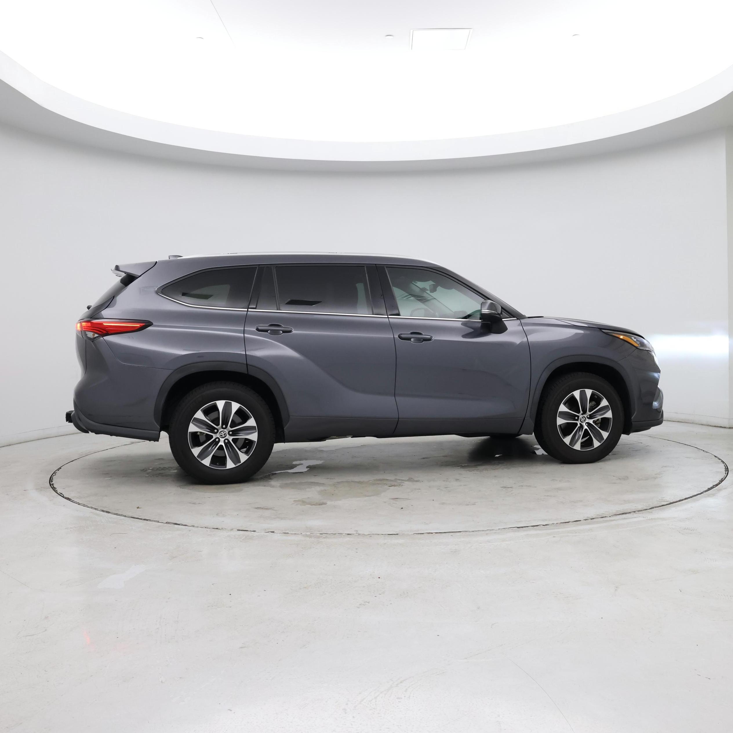 Thumbnail: 2020 Toyota Highlander - 8
