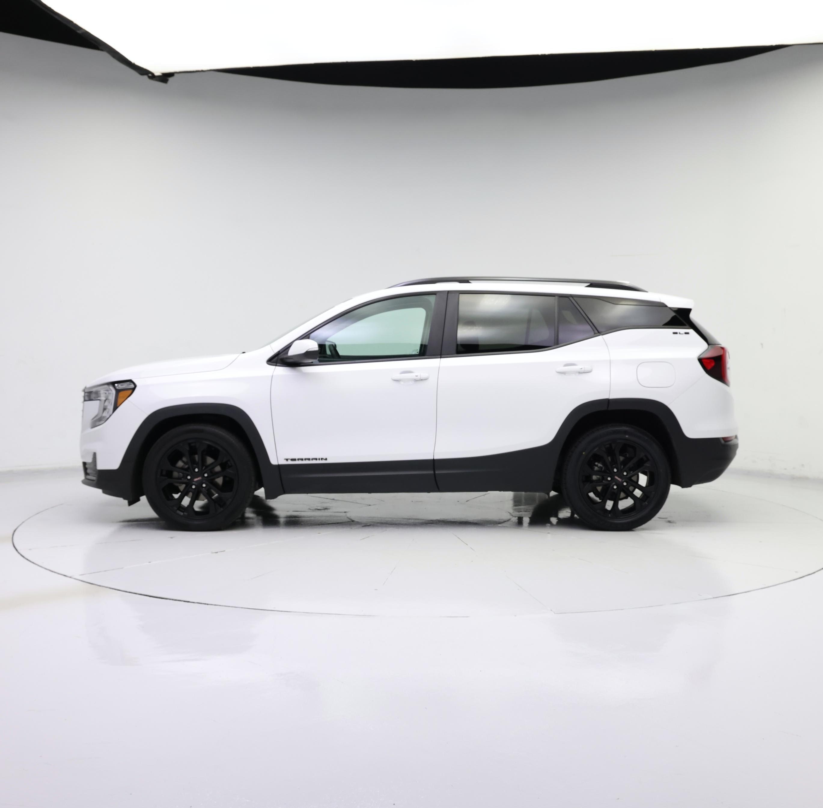Thumbnail: 2022 GMC Terrain - 3