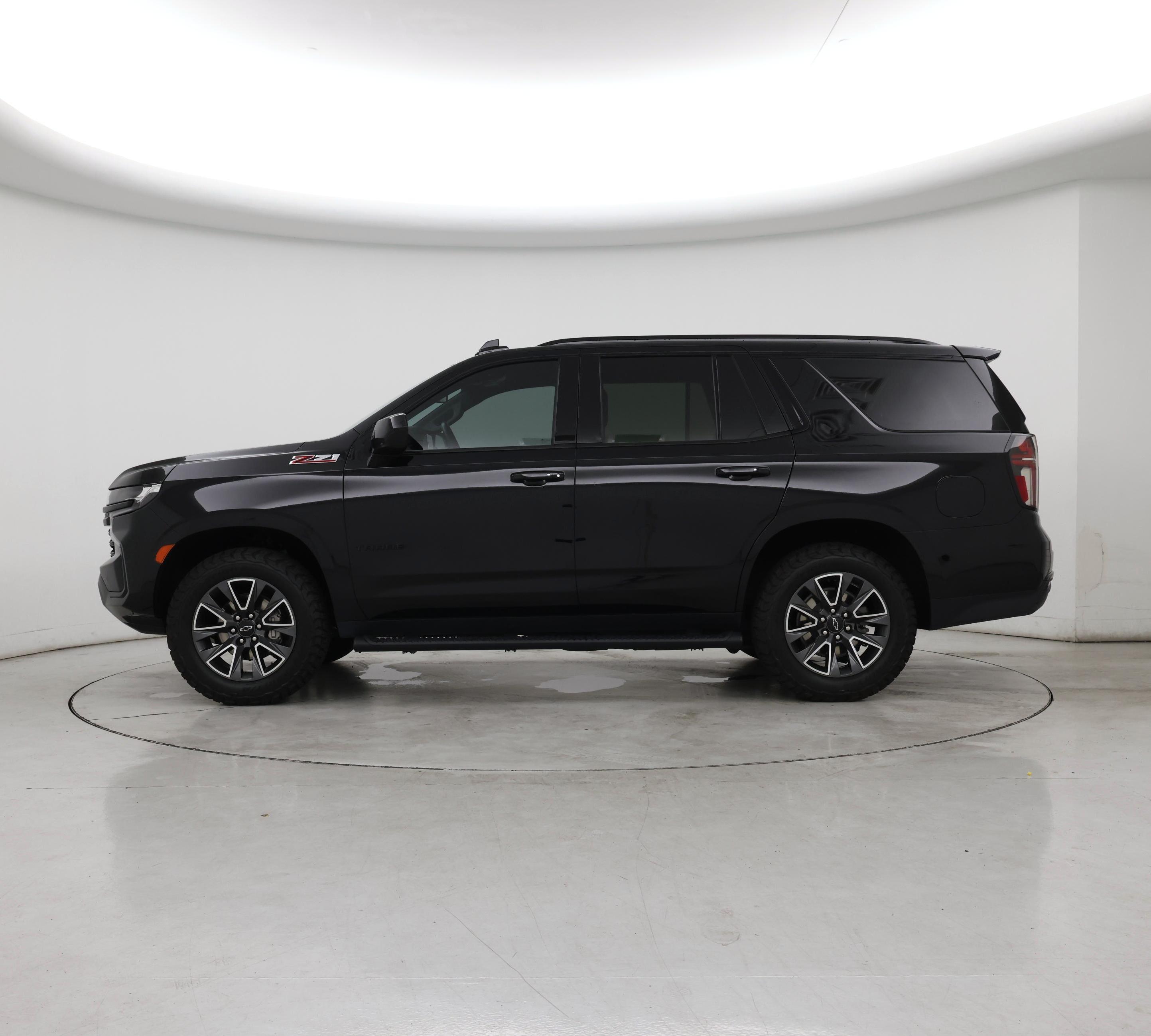 Thumbnail: 2023 Chevrolet Tahoe - 3