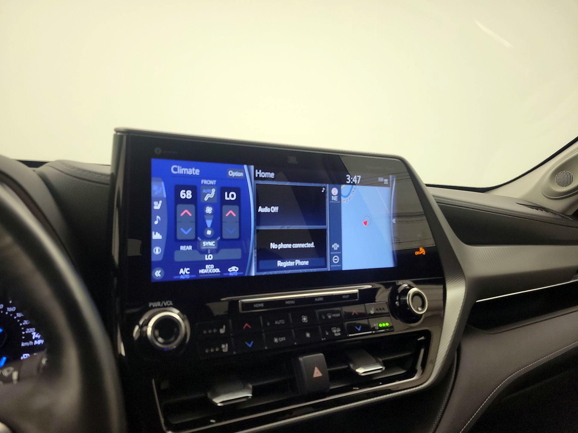 Thumbnail: 2021 Toyota Highlander - 15