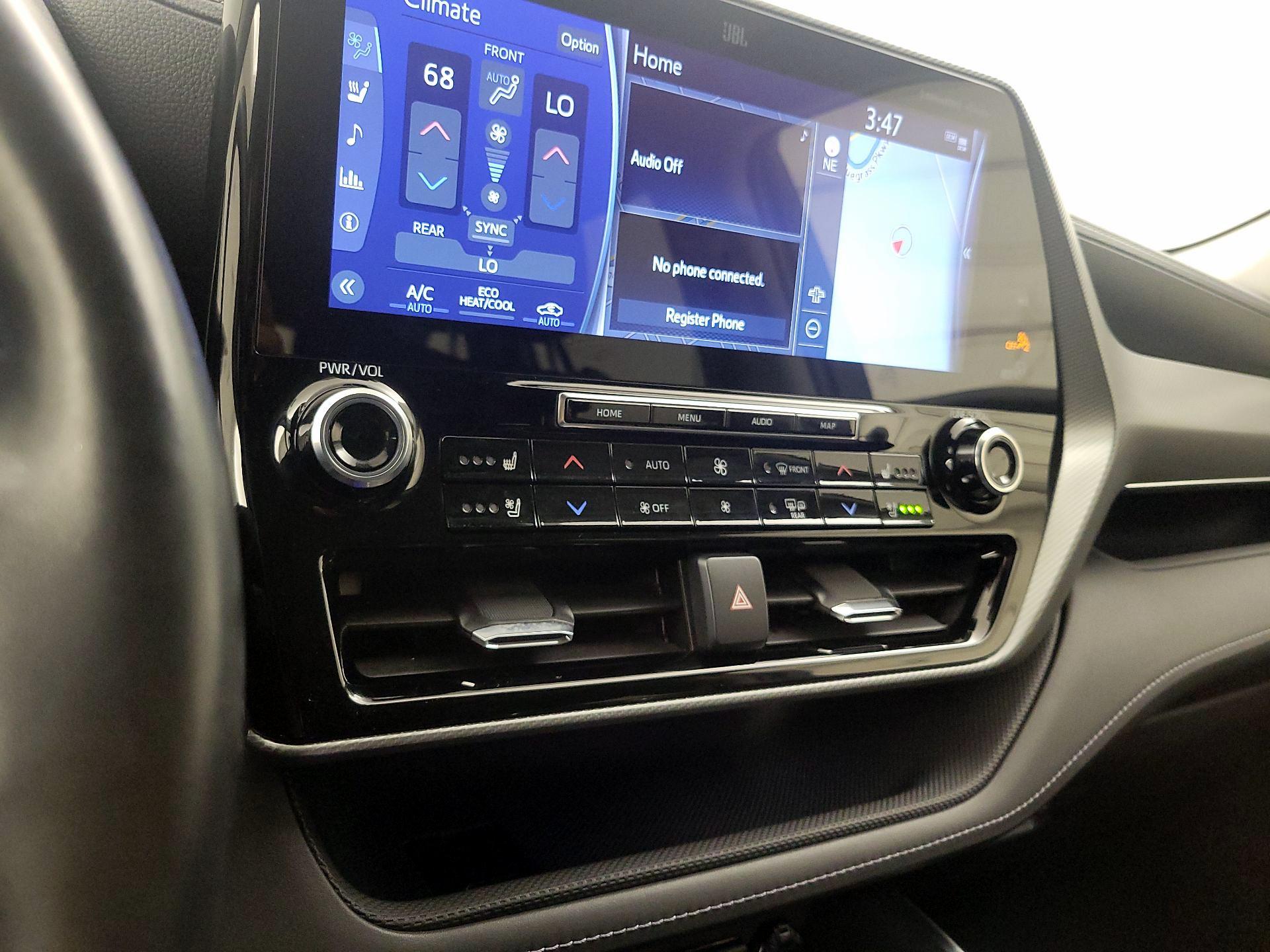 Thumbnail: 2021 Toyota Highlander - 16