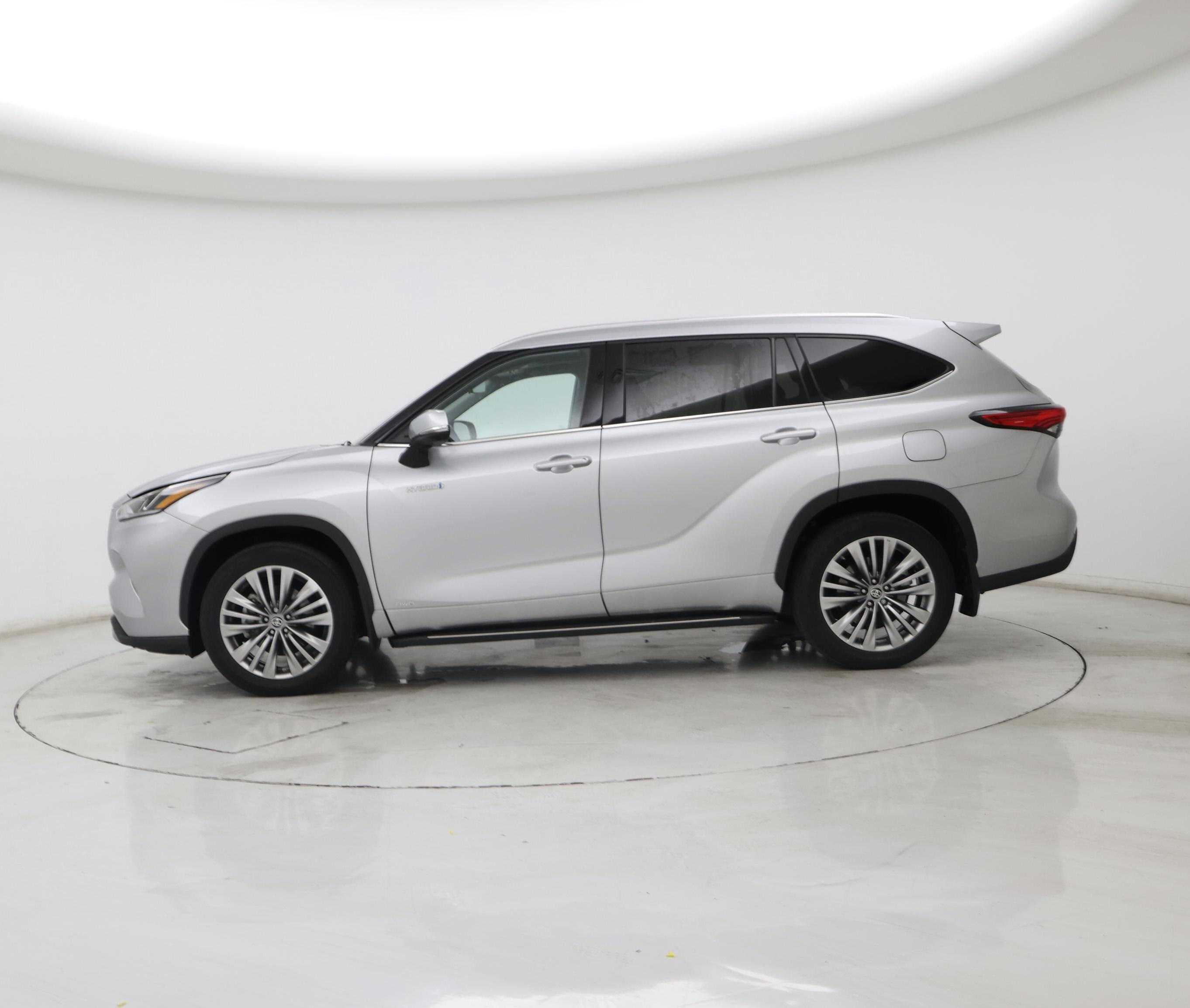 Thumbnail: 2021 Toyota Highlander - 3