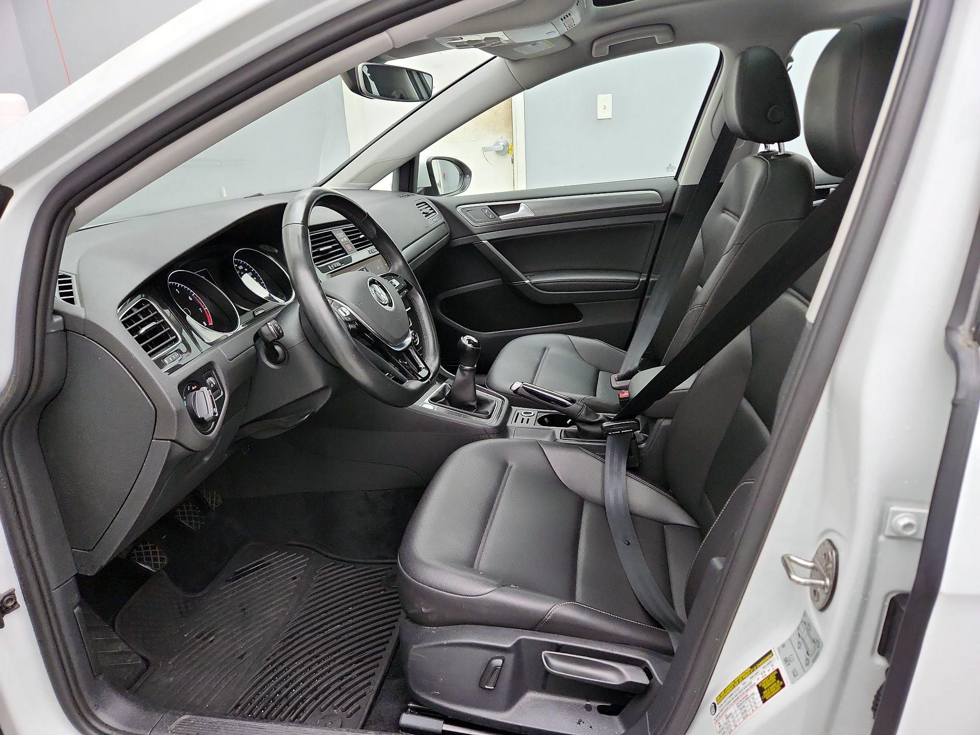 Thumbnail: 2019 Volkswagen Golf - 11