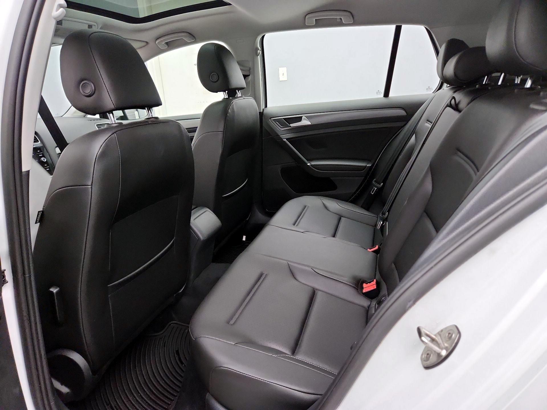 Thumbnail: 2019 Volkswagen Golf - 19