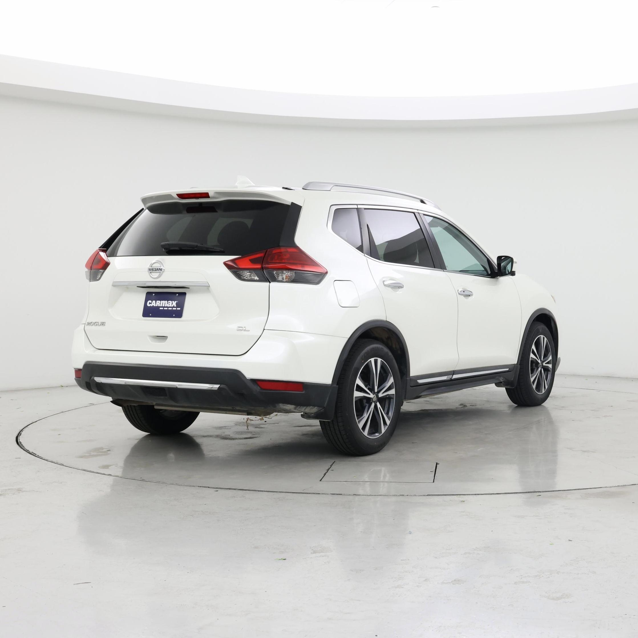 Thumbnail: 2017 Nissan Rogue - 8