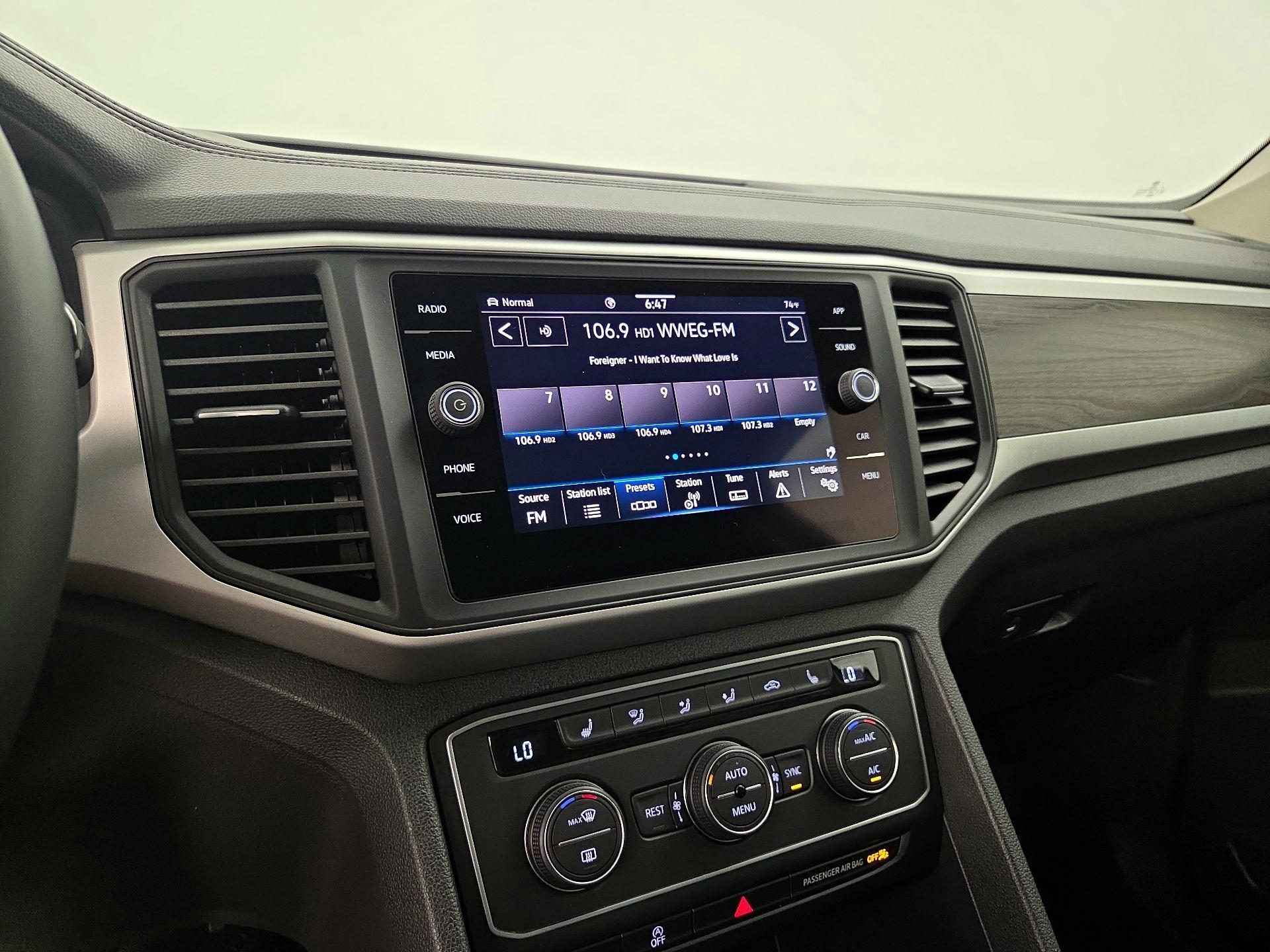 Thumbnail: 2021 Volkswagen Atlas - 15