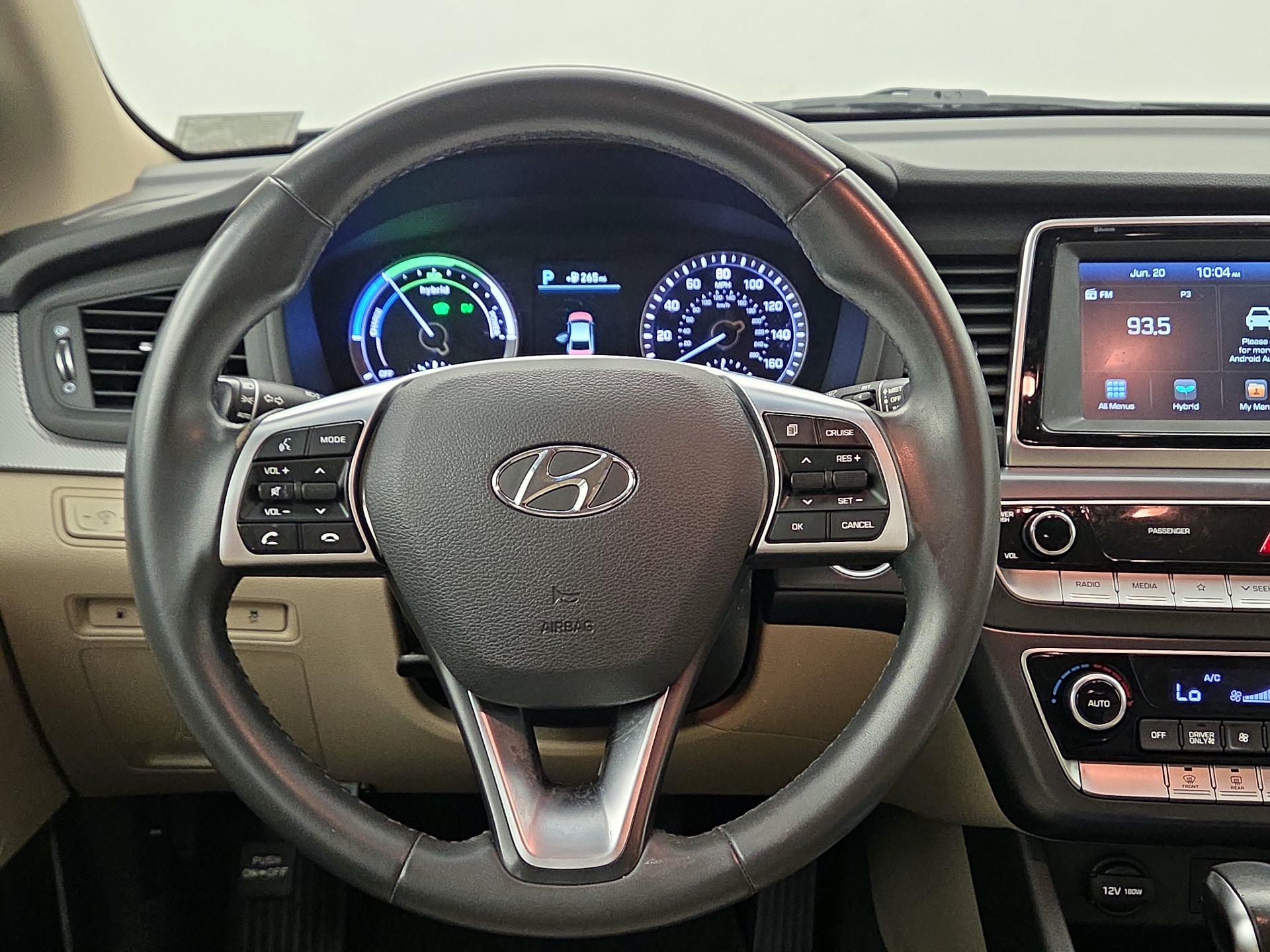 Thumbnail: 2019 Hyundai Sonata - 10