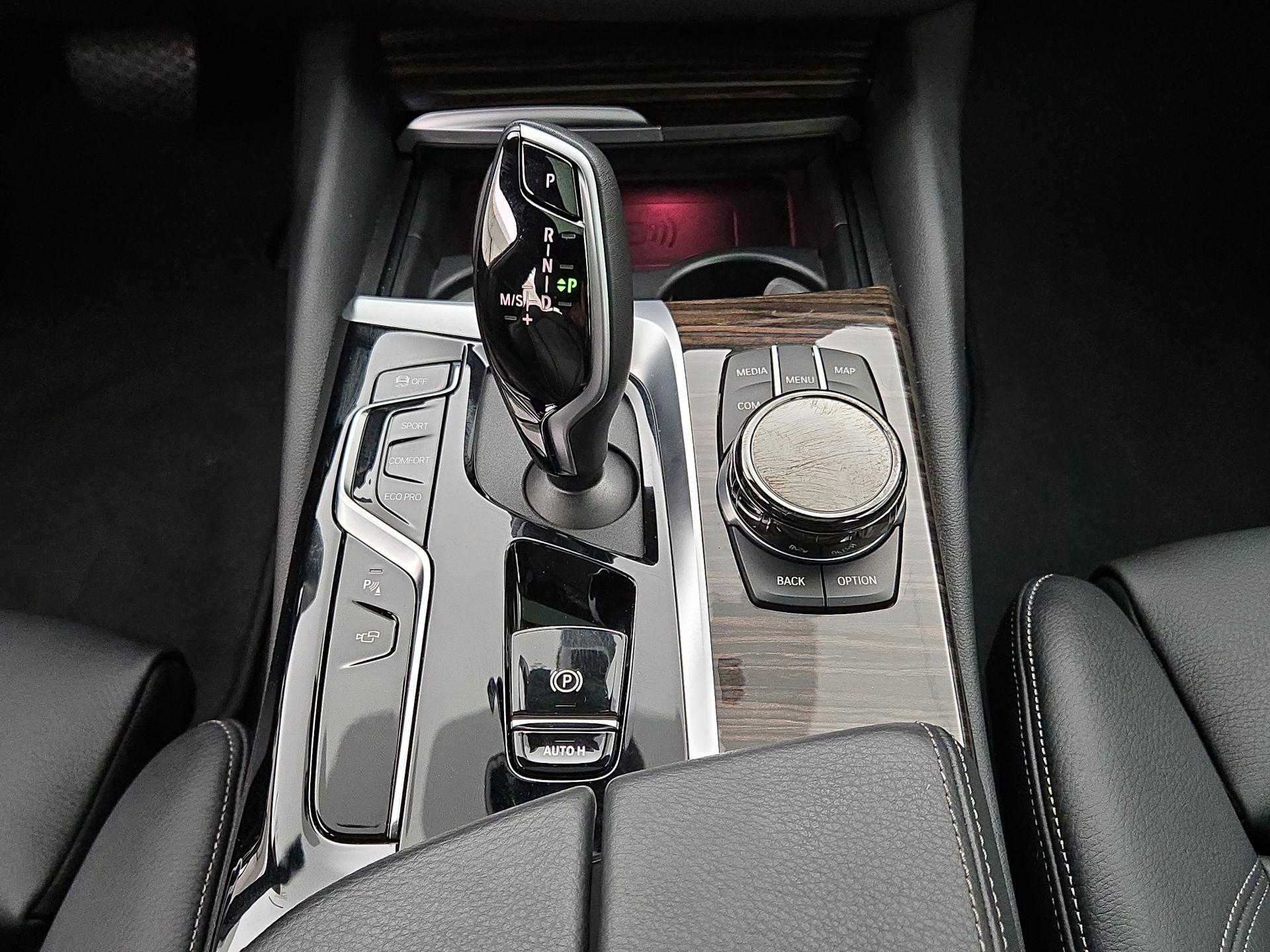 Thumbnail: 2021 BMW 5 Series - 18
