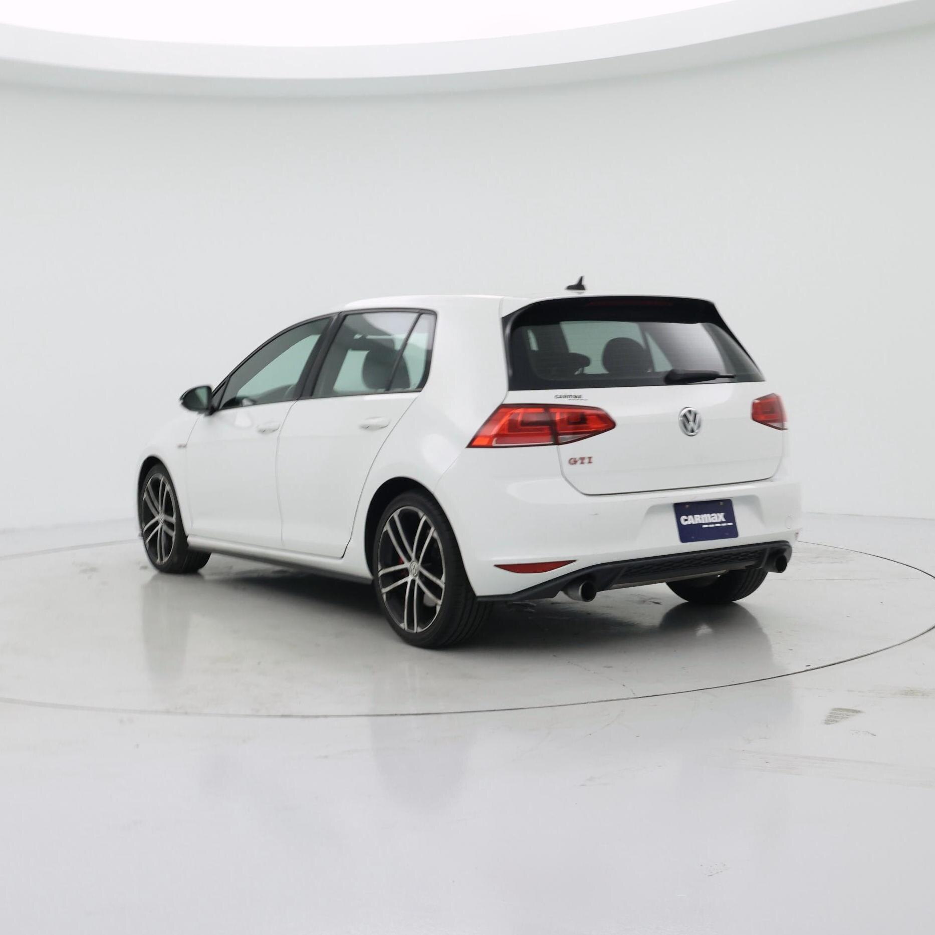 Thumbnail: 2017 Volkswagen Golf - 2
