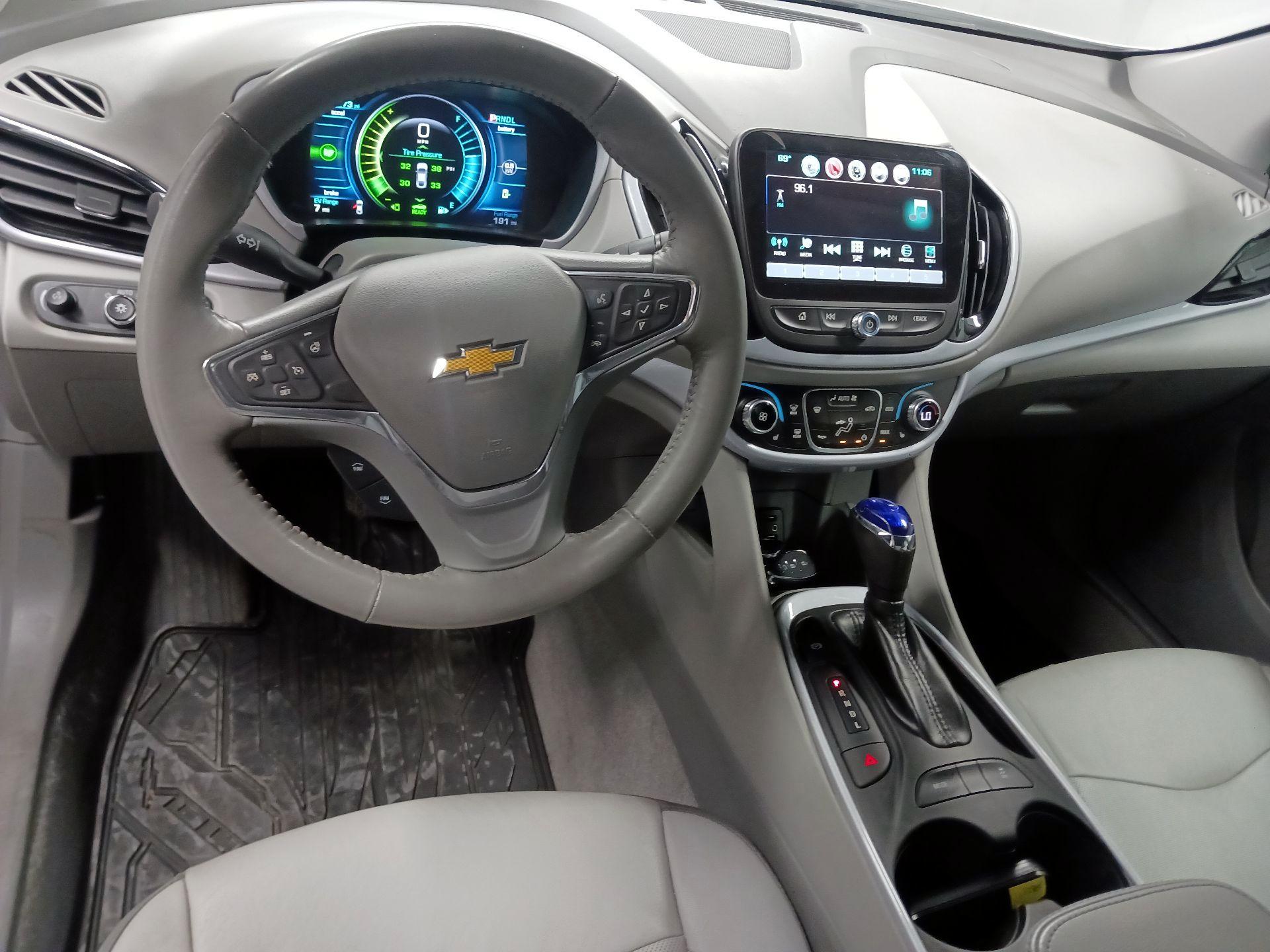 Thumbnail: 2017 Chevrolet Volt - 9