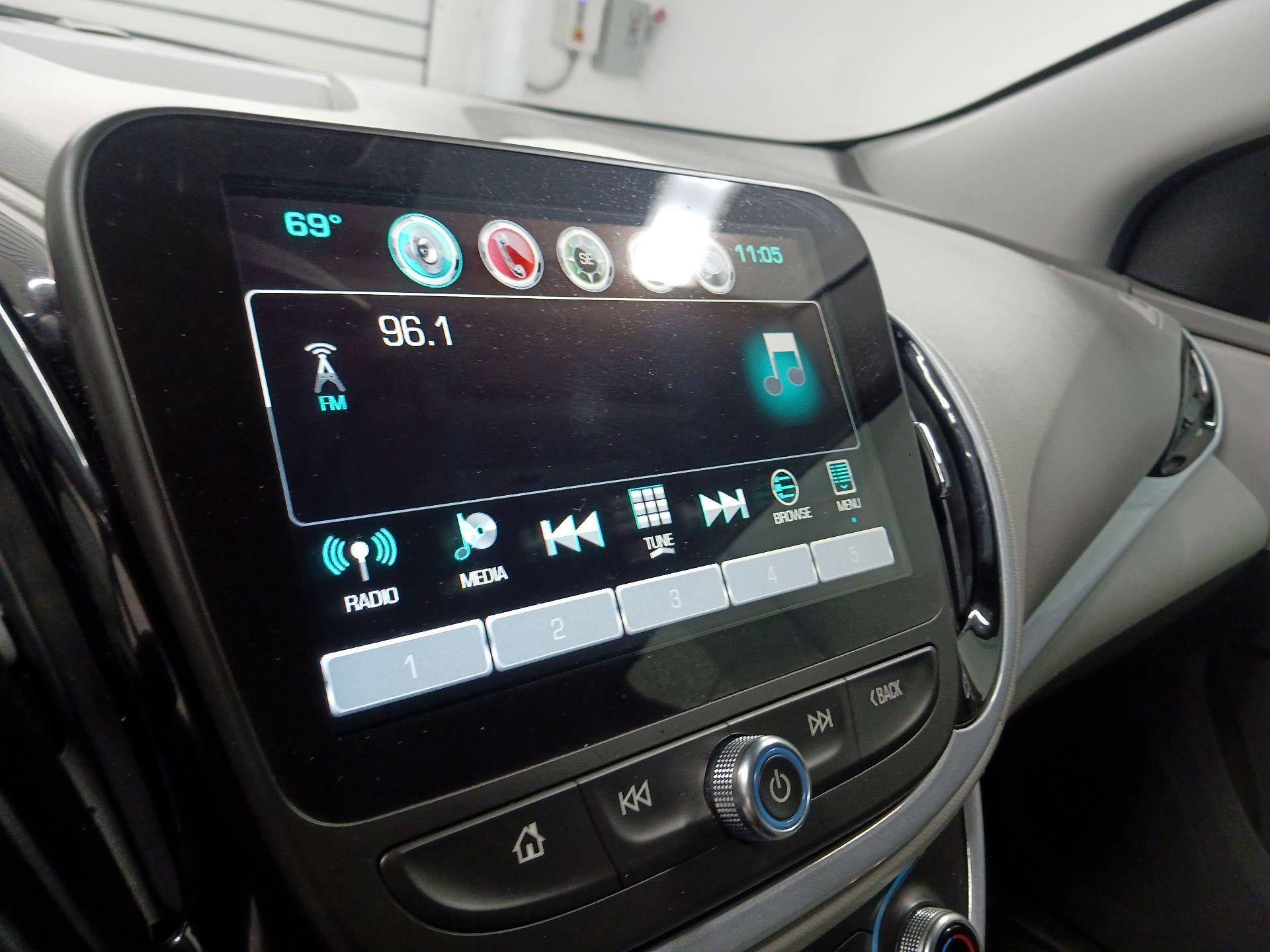 Thumbnail: 2017 Chevrolet Volt - 13