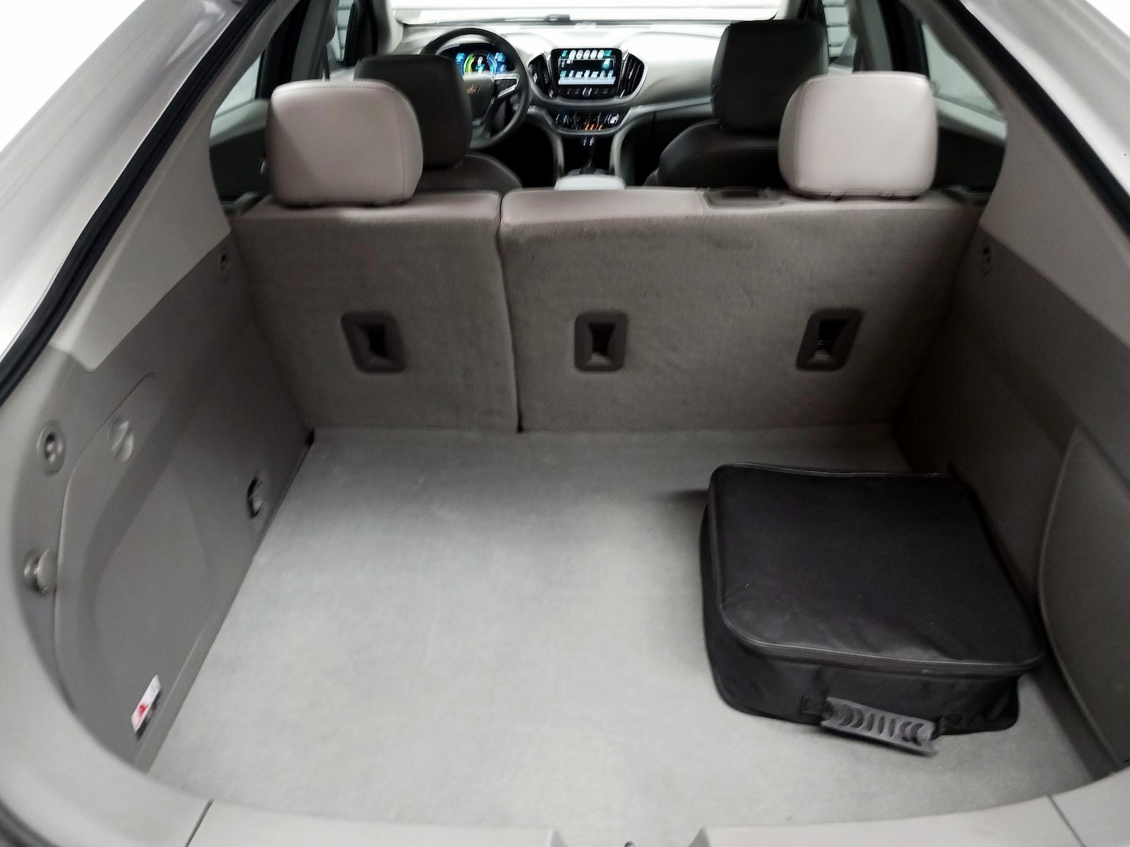 2017 Chevrolet Volt LT - Photo 17