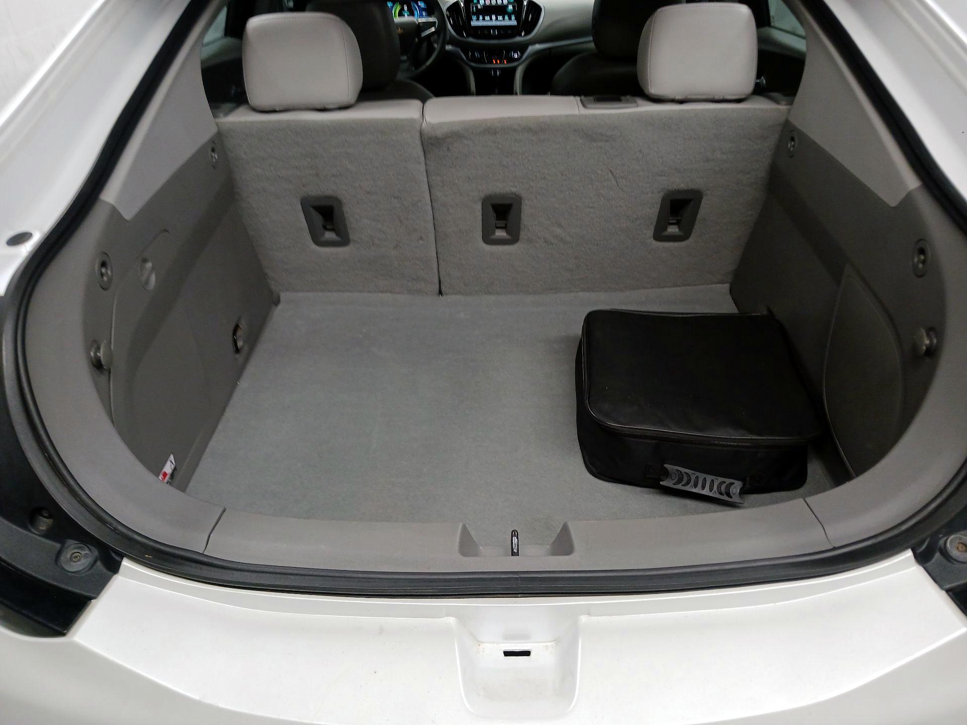 Thumbnail: 2017 Chevrolet Volt - 17