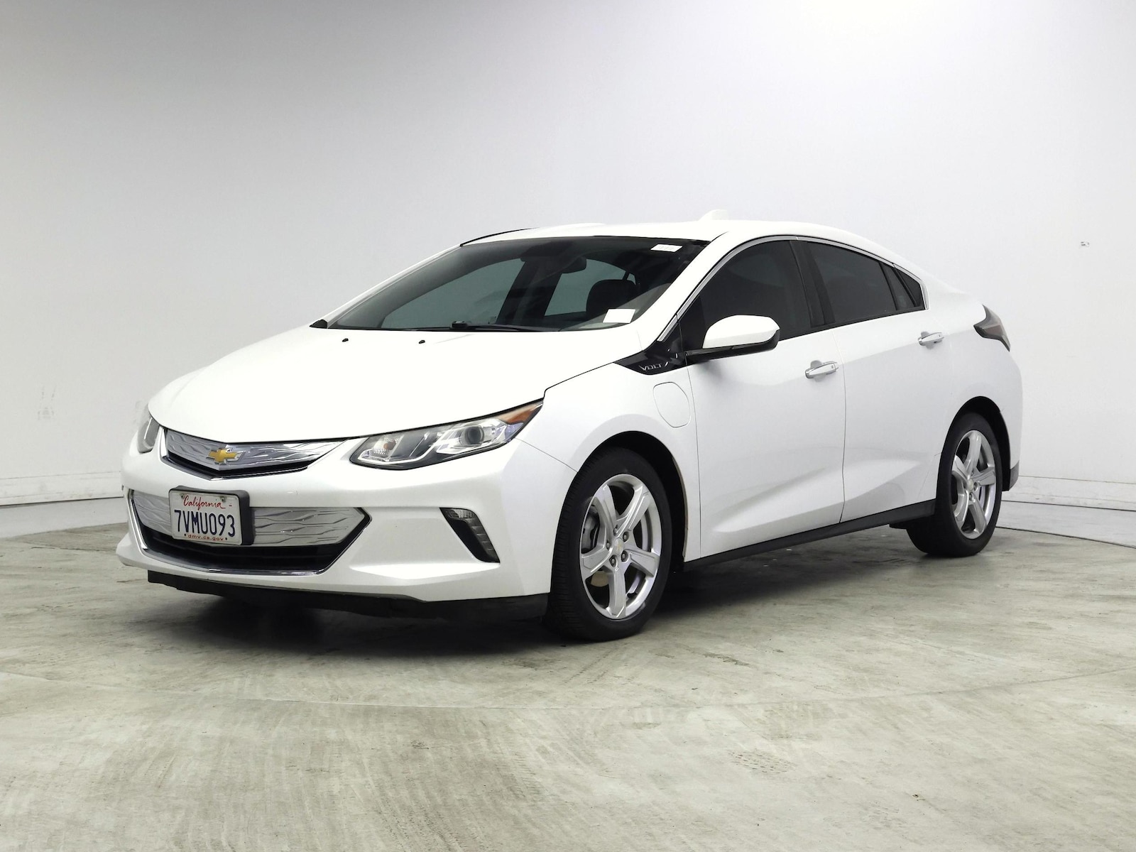 2017 Chevrolet Volt LT - Photo 5