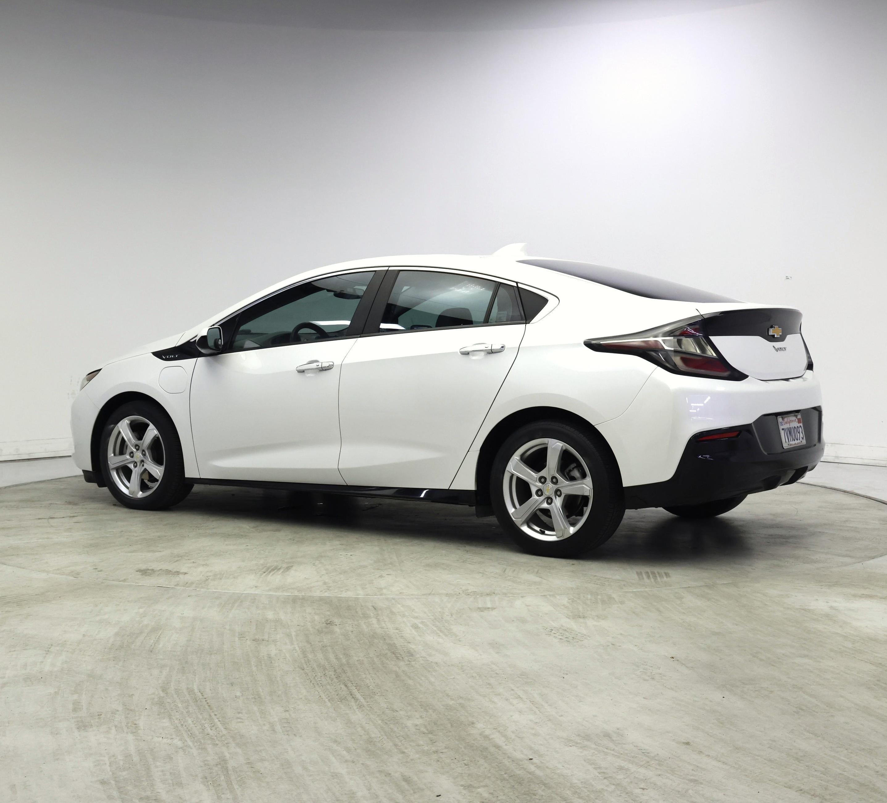 Thumbnail: 2017 Chevrolet Volt - 8