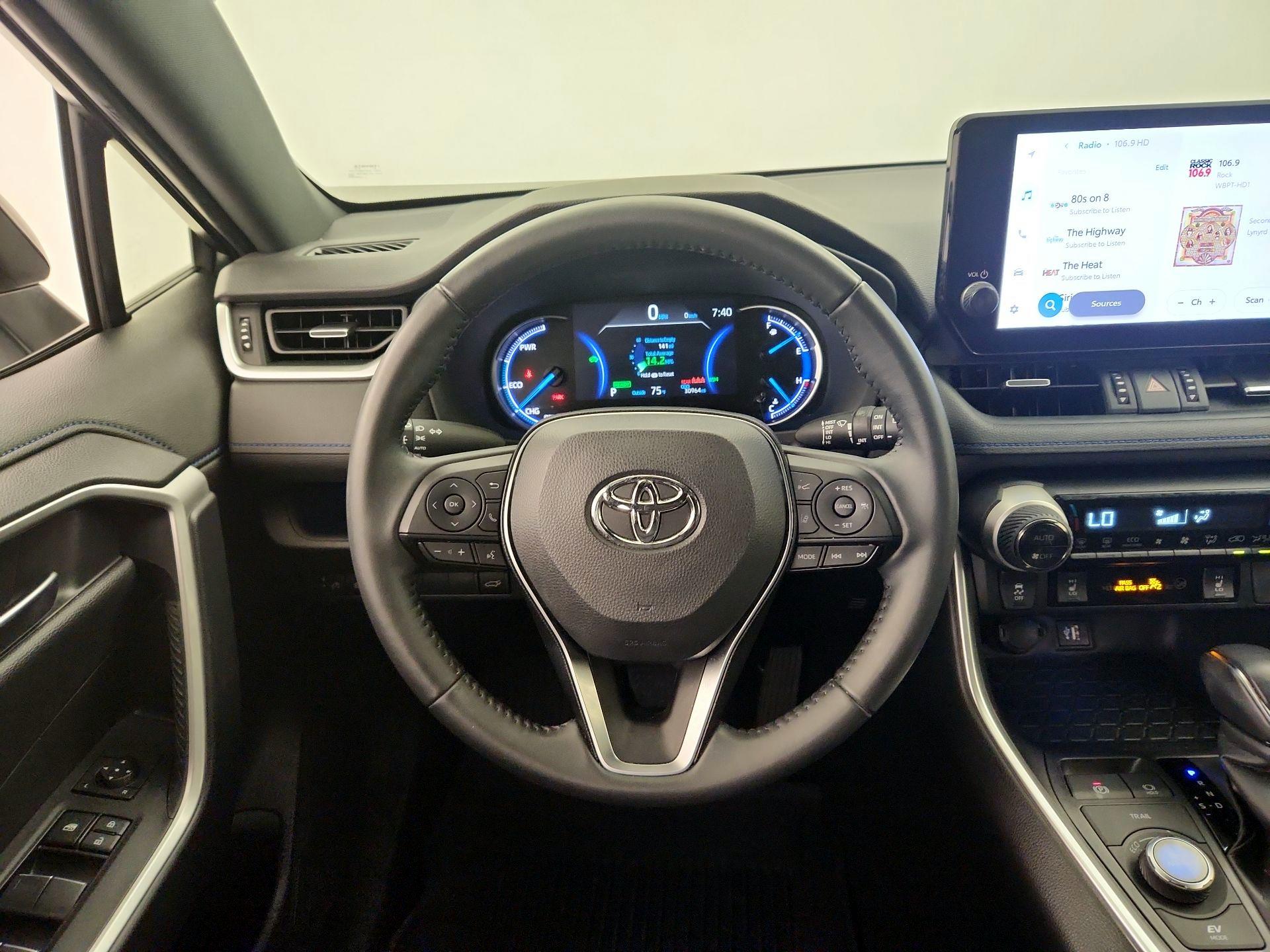 Thumbnail: 2023 Toyota RAV4 - 10