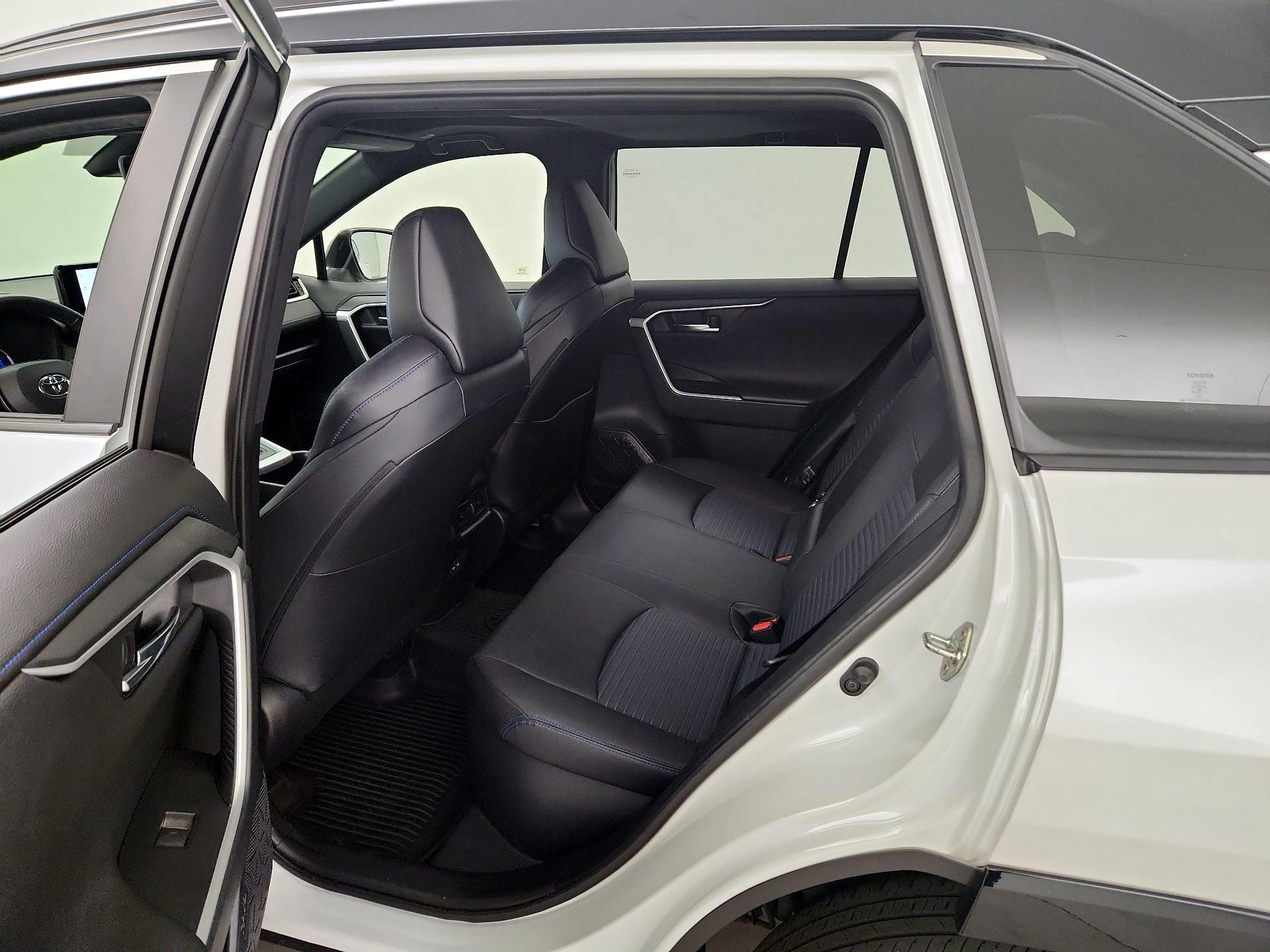 Thumbnail: 2023 Toyota RAV4 - 20