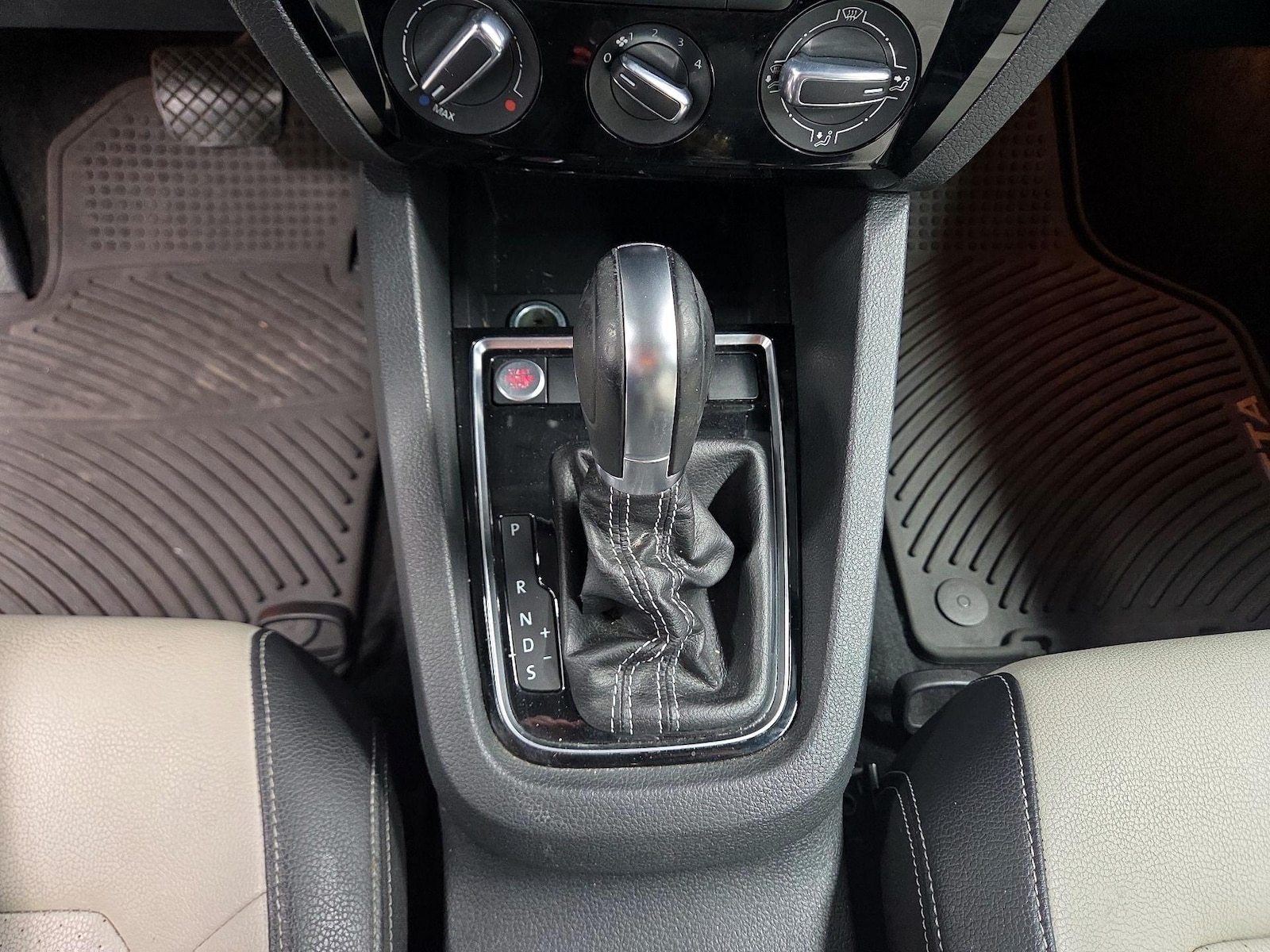 2016 Volkswagen Jetta Sport - Photo 16
