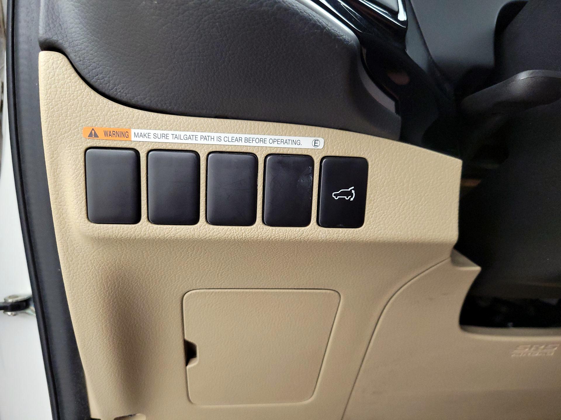 Thumbnail: 2019 Mitsubishi Outlander - 13
