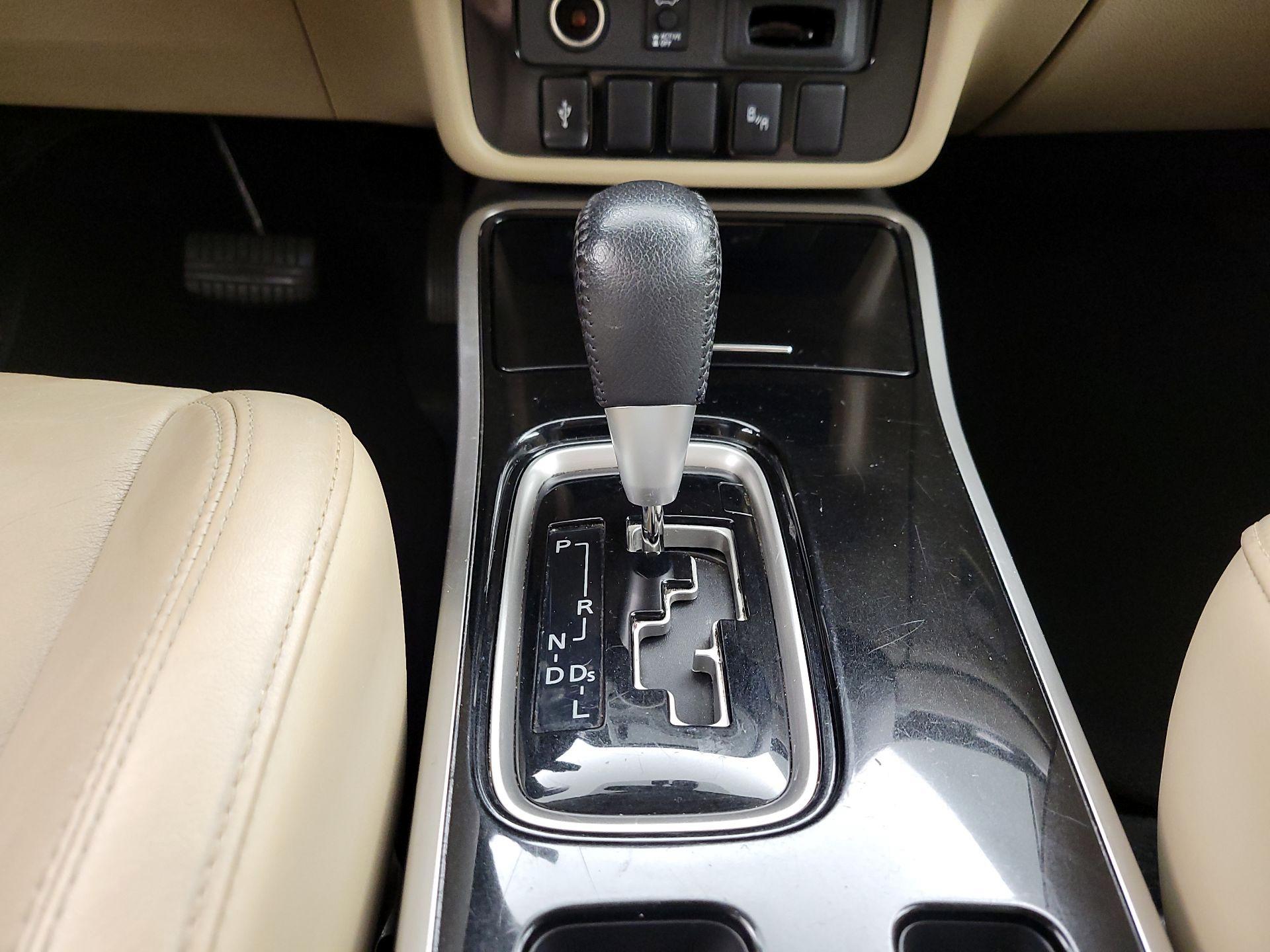 Thumbnail: 2019 Mitsubishi Outlander - 17