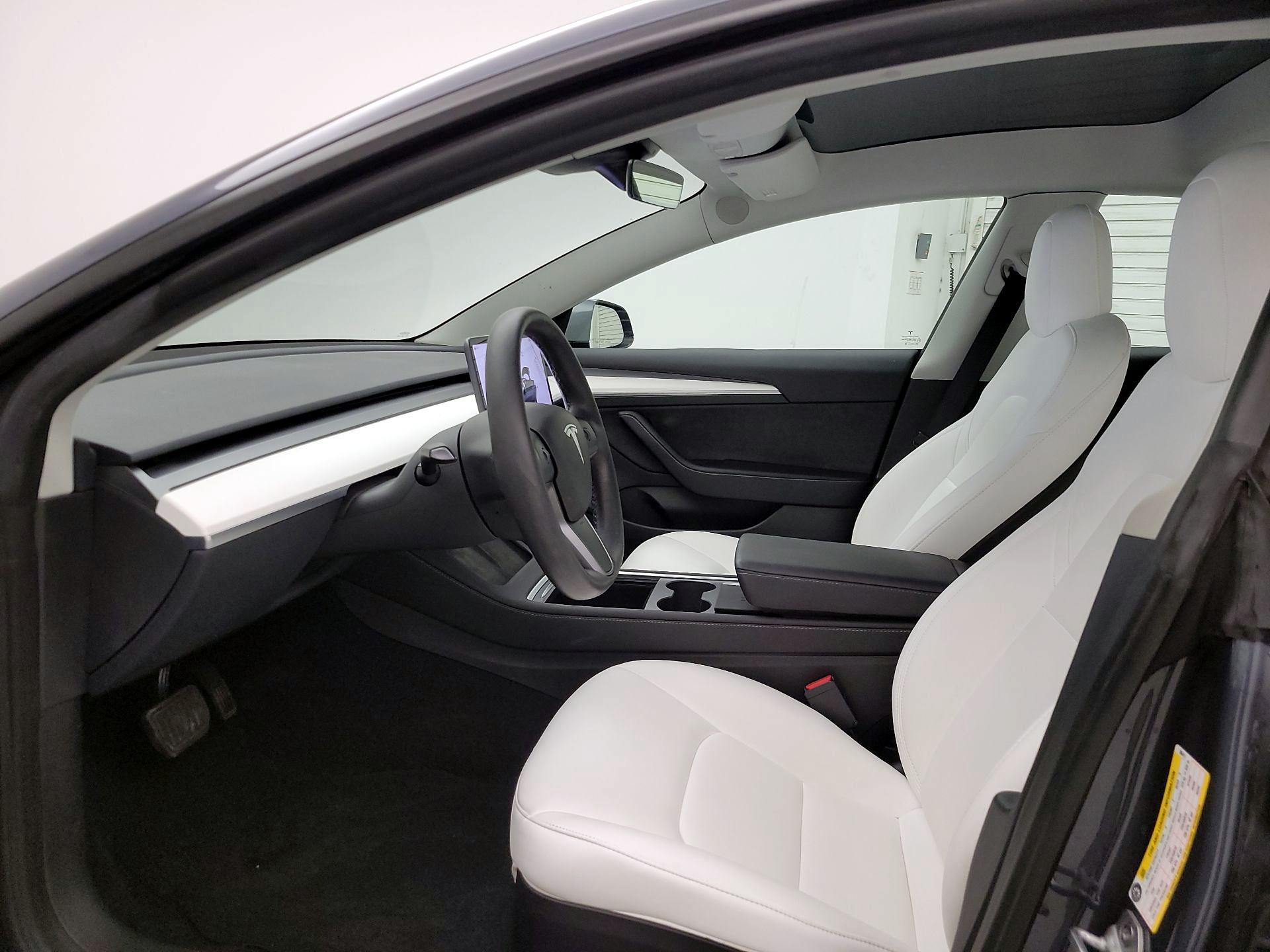 Thumbnail: 2023 Tesla Model 3 - 11