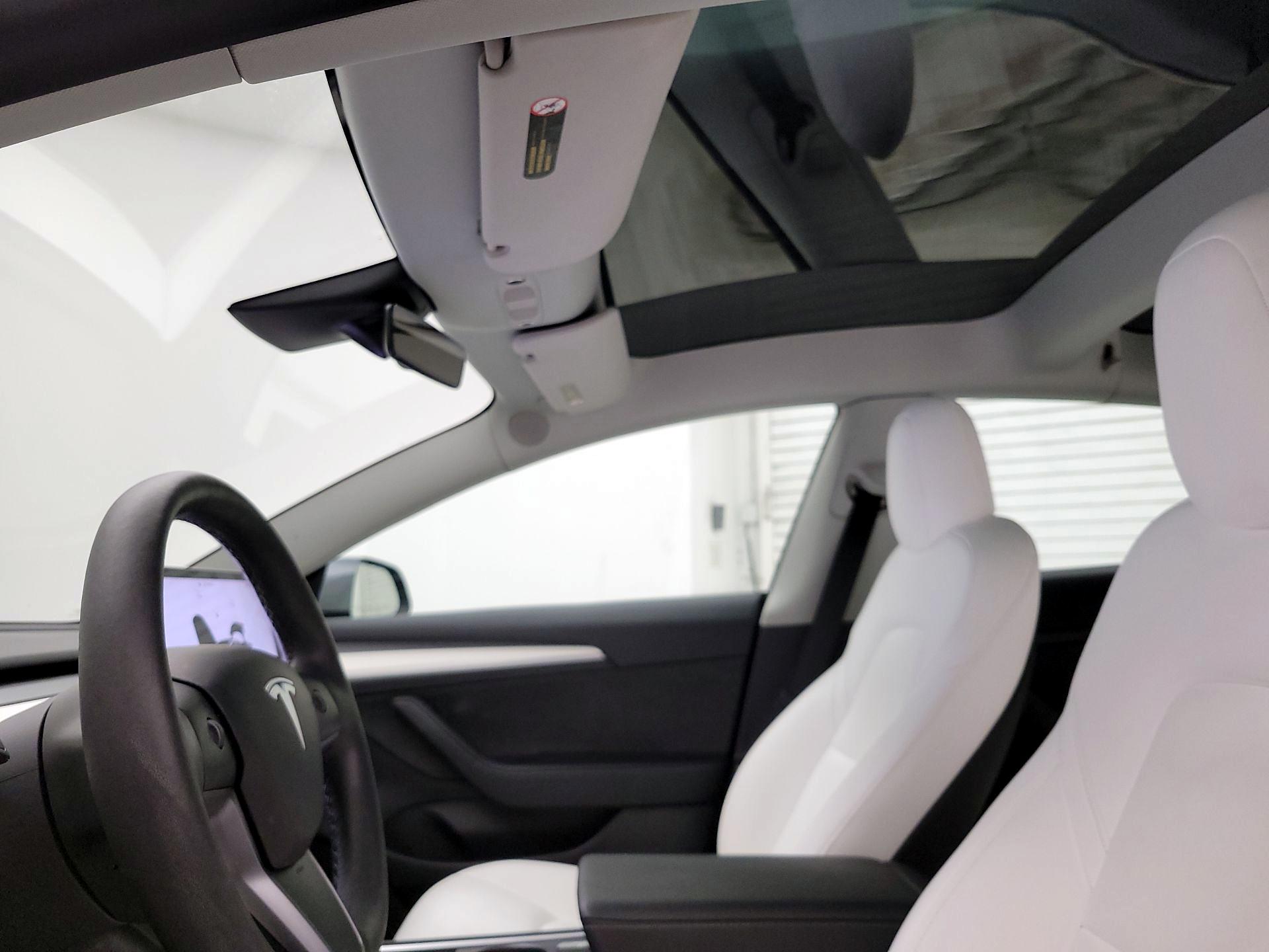 Thumbnail: 2023 Tesla Model 3 - 19