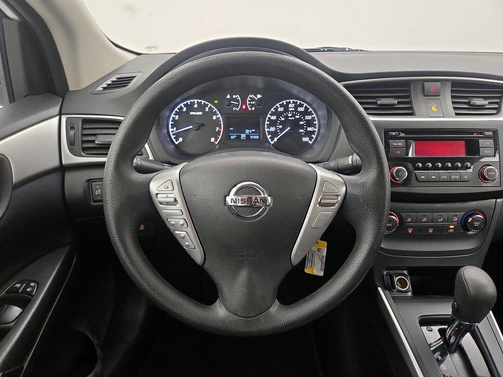 Thumbnail: 2016 Nissan Sentra - 10