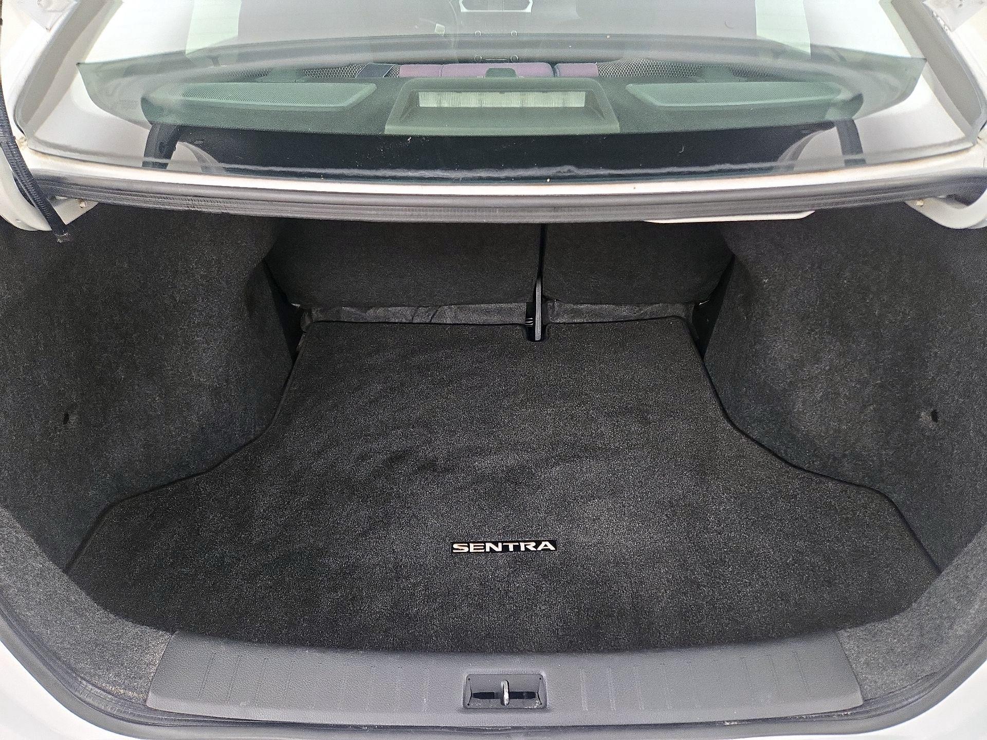 Thumbnail: 2016 Nissan Sentra - 19