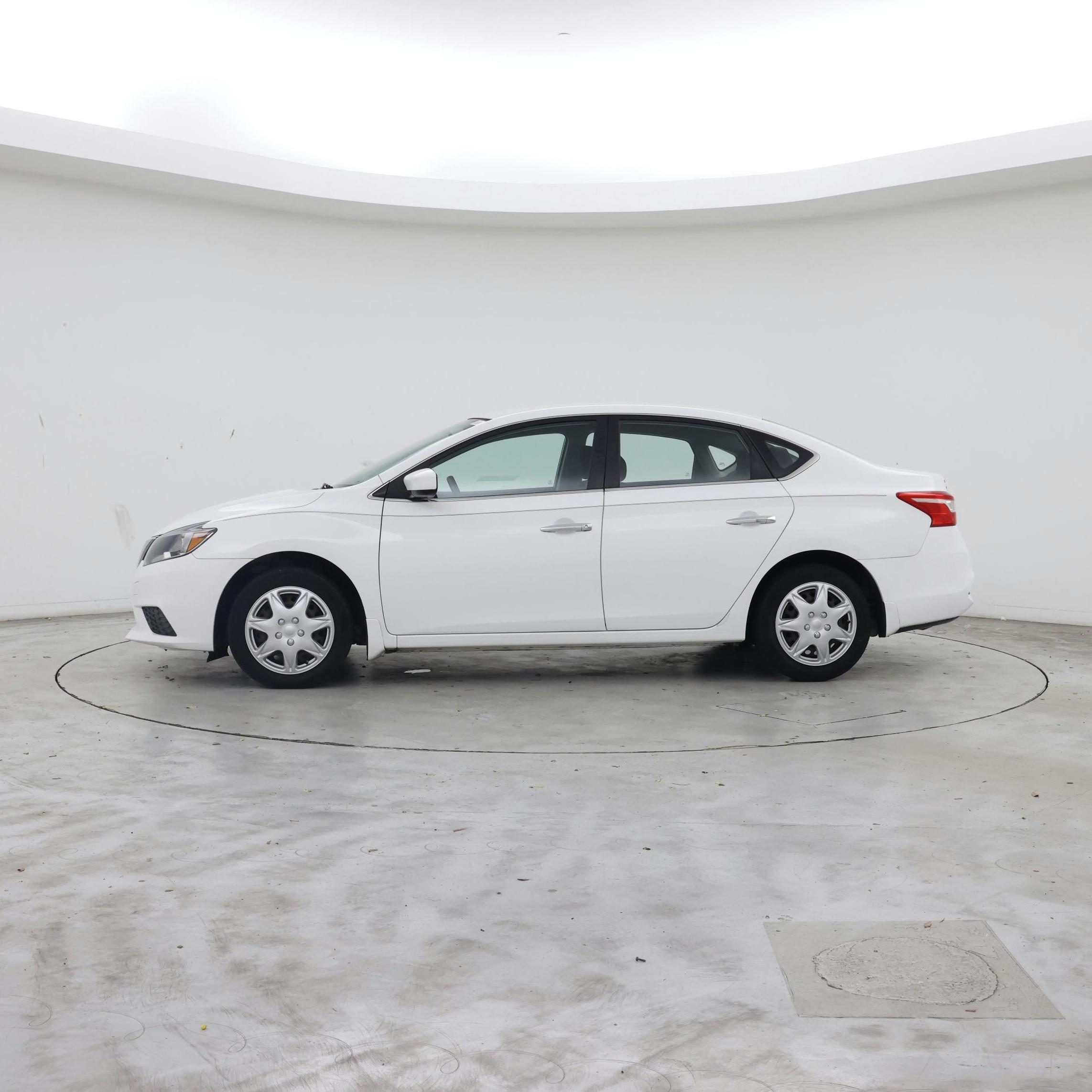 Thumbnail: 2016 Nissan Sentra - 3
