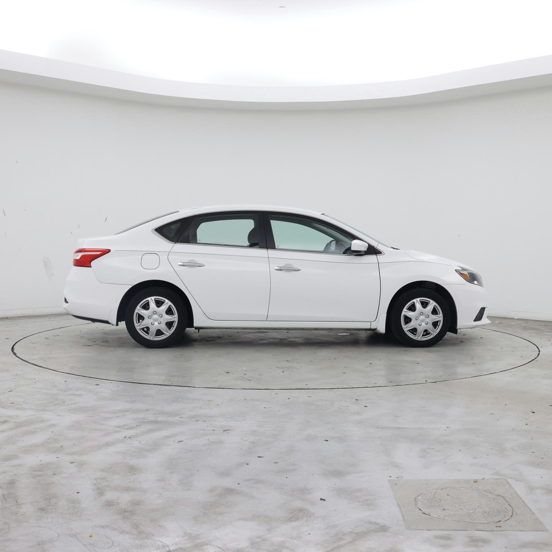 Thumbnail: 2016 Nissan Sentra - 7