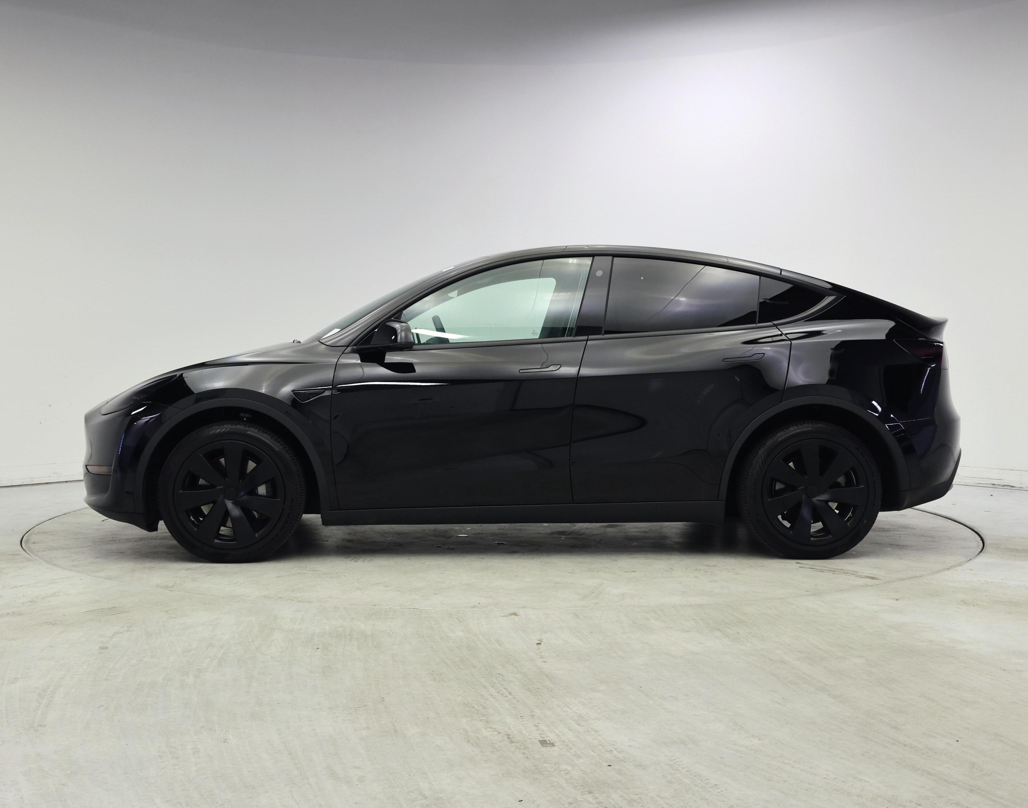 Thumbnail: 2023 Tesla Model Y - 3