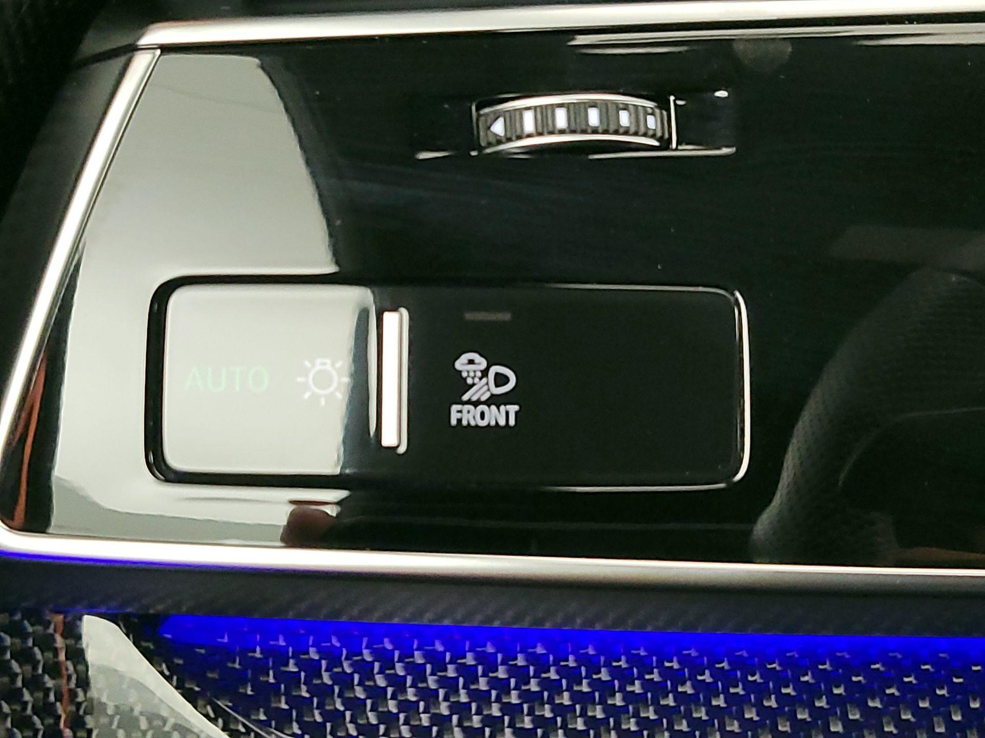Thumbnail: 2023 Audi SQ8 - 13