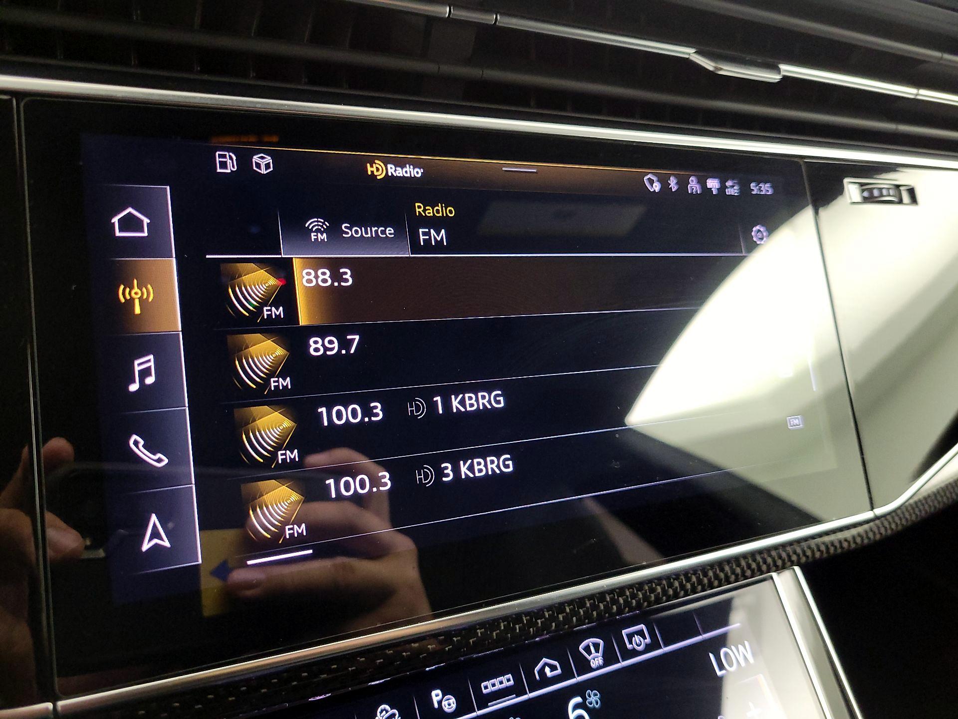 Thumbnail: 2023 Audi SQ8 - 16