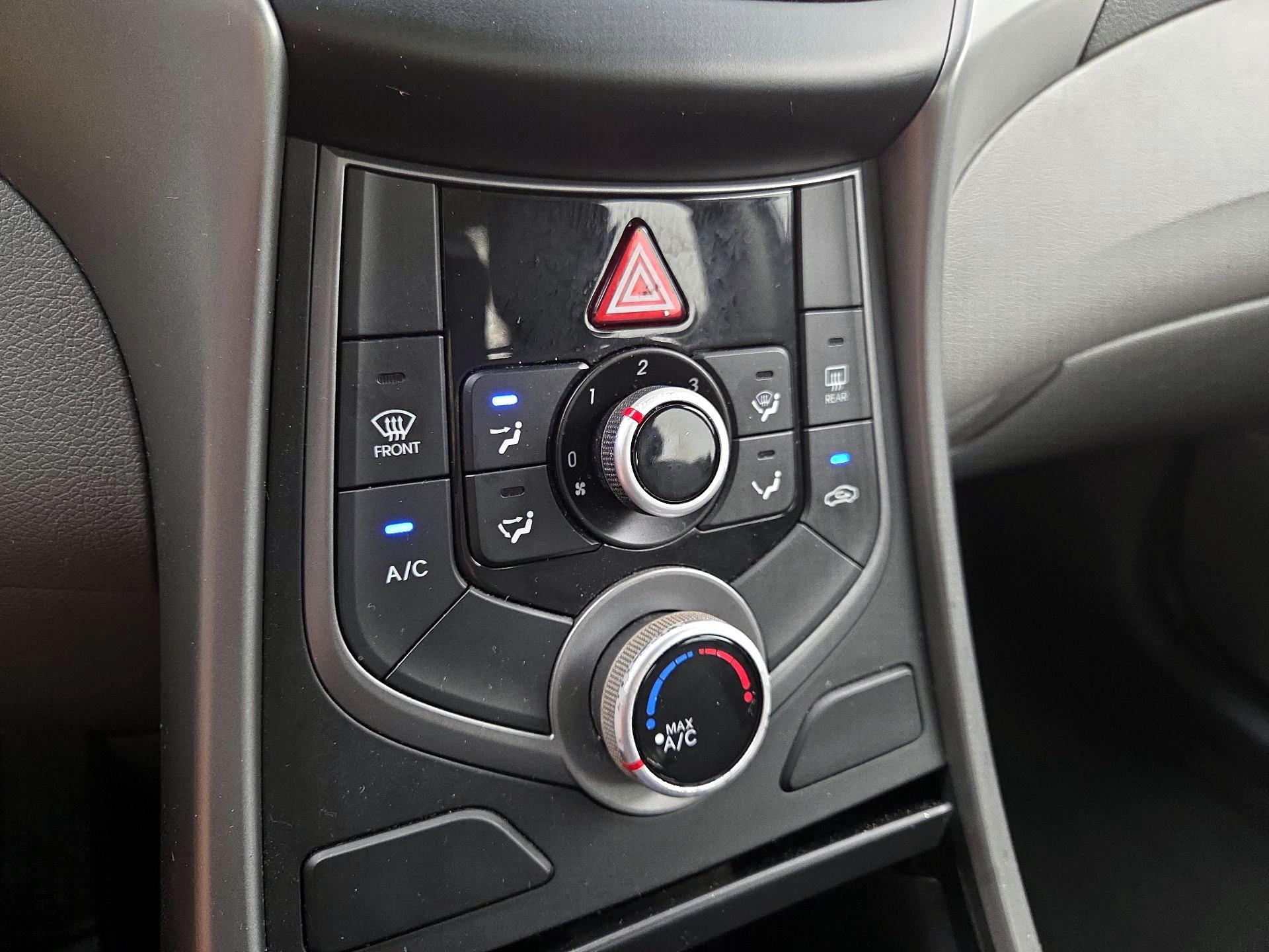 Thumbnail: 2015 Hyundai Elantra - 16