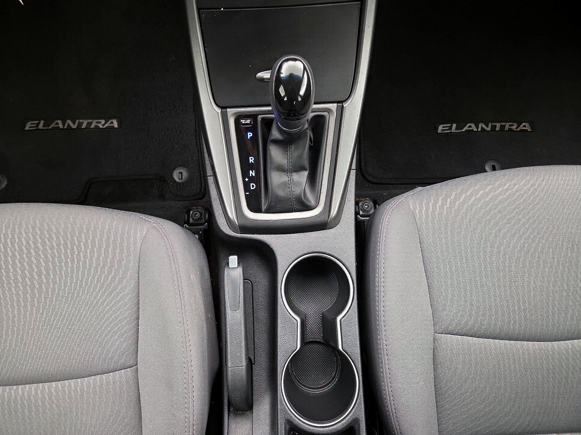Thumbnail: 2015 Hyundai Elantra - 17