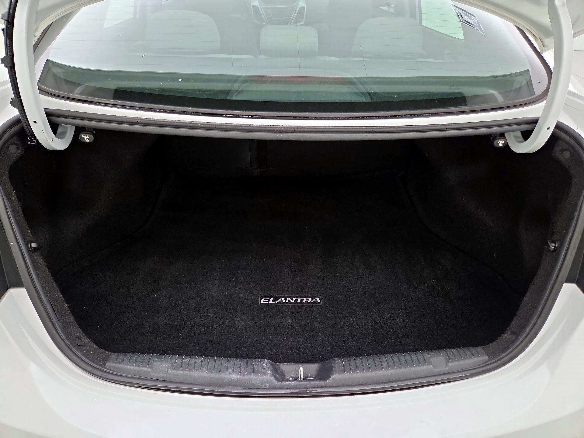 Thumbnail: 2015 Hyundai Elantra - 20