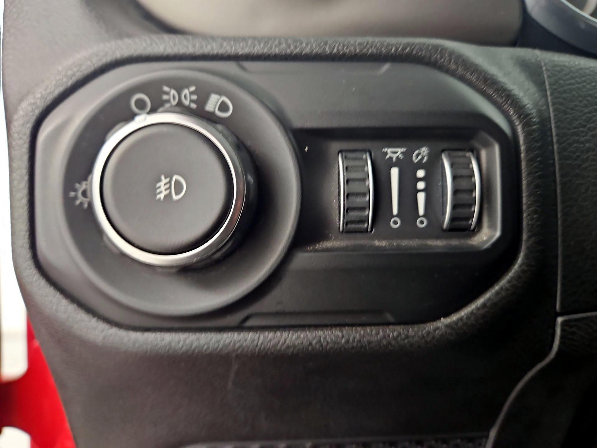 Thumbnail: 2018 Jeep Wrangler - 13