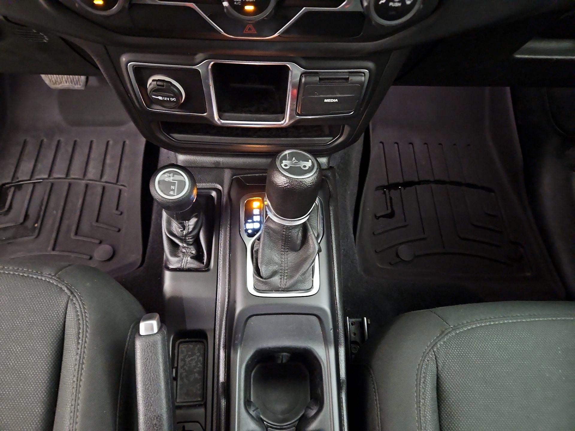 Thumbnail: 2018 Jeep Wrangler - 17