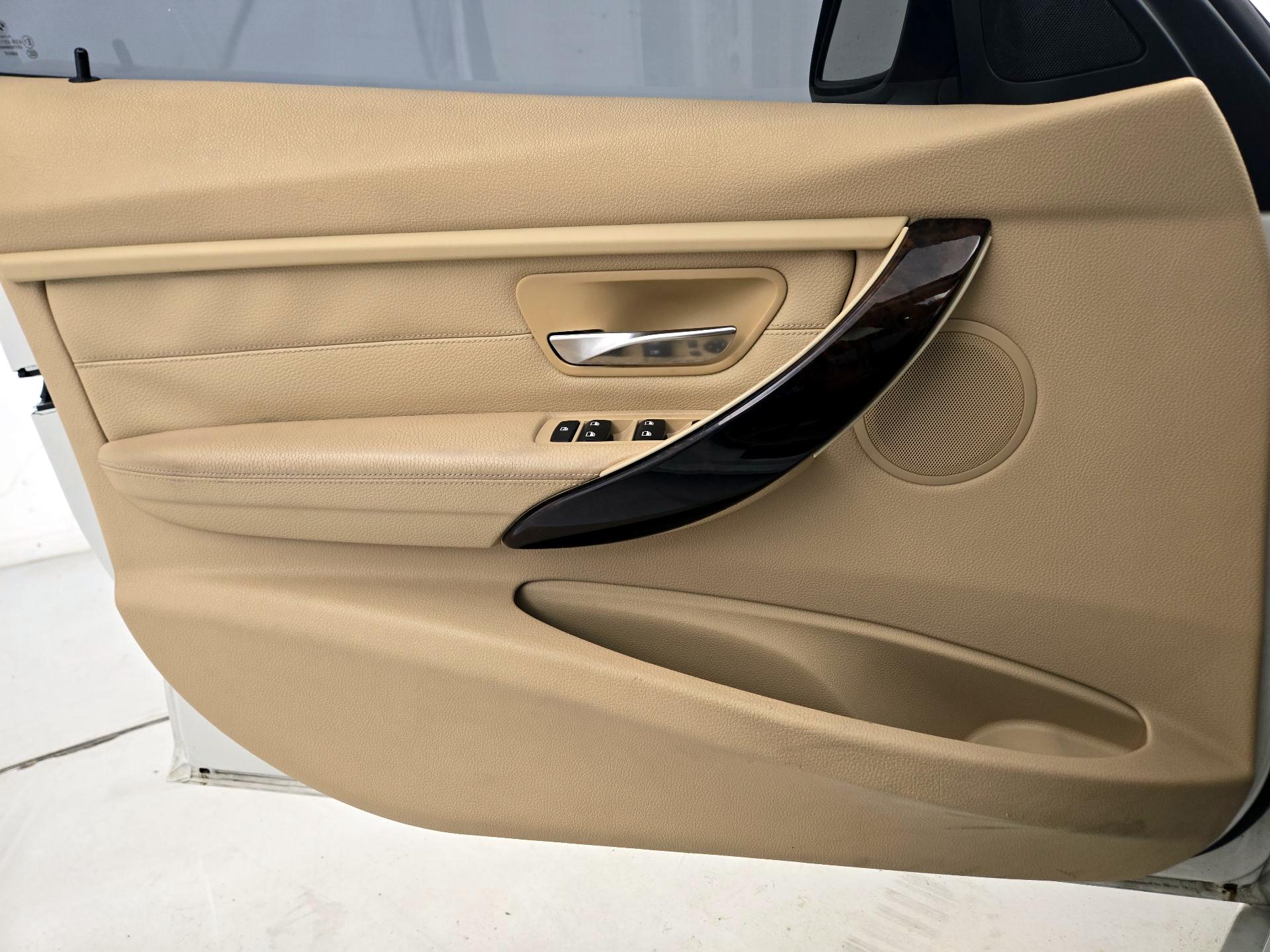 Thumbnail: 2014 BMW 3 Series - 12