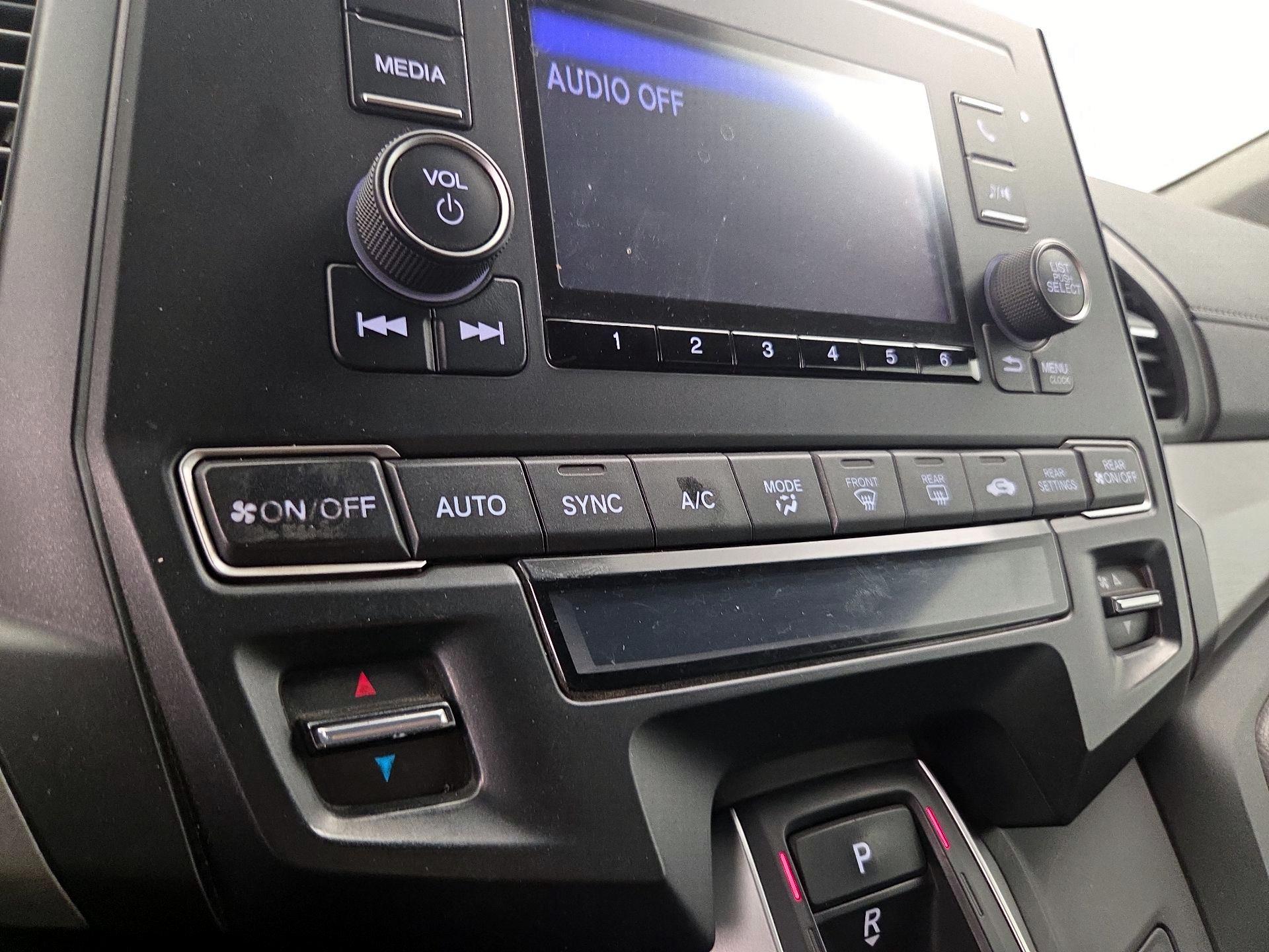 Thumbnail: 2021 Honda Odyssey - 16