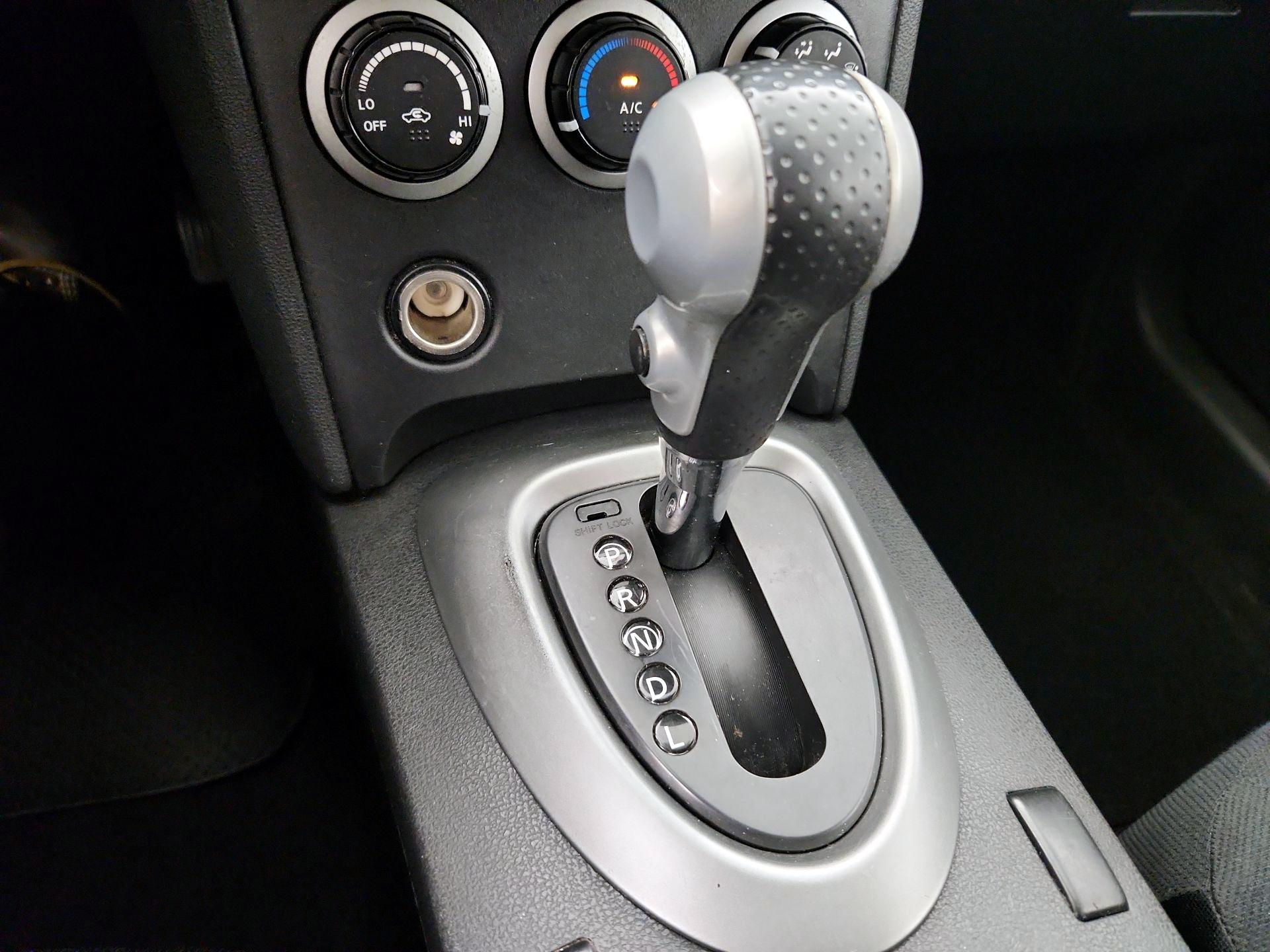 Thumbnail: 2015 Nissan Rogue - 17