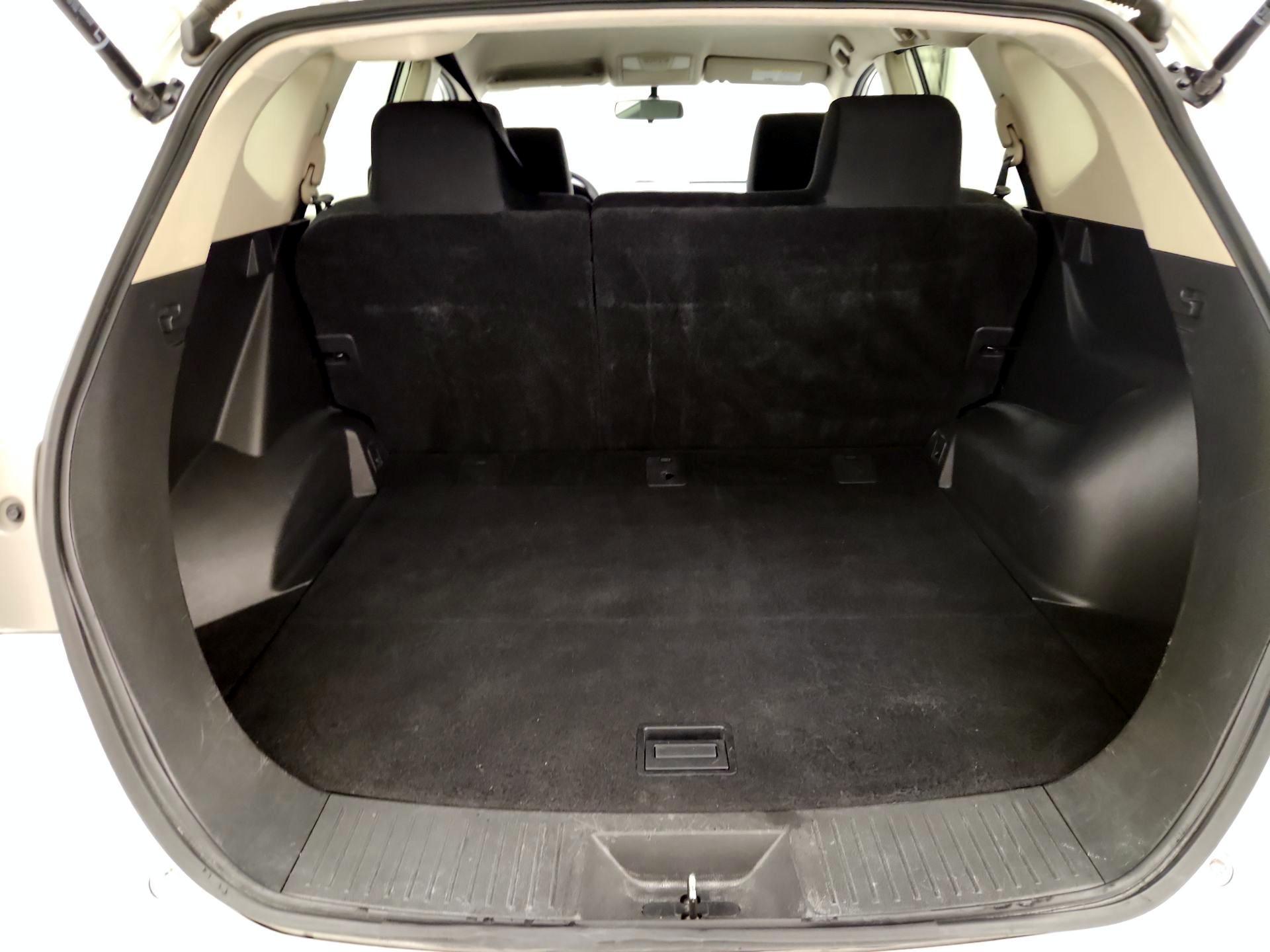 Thumbnail: 2015 Nissan Rogue - 20