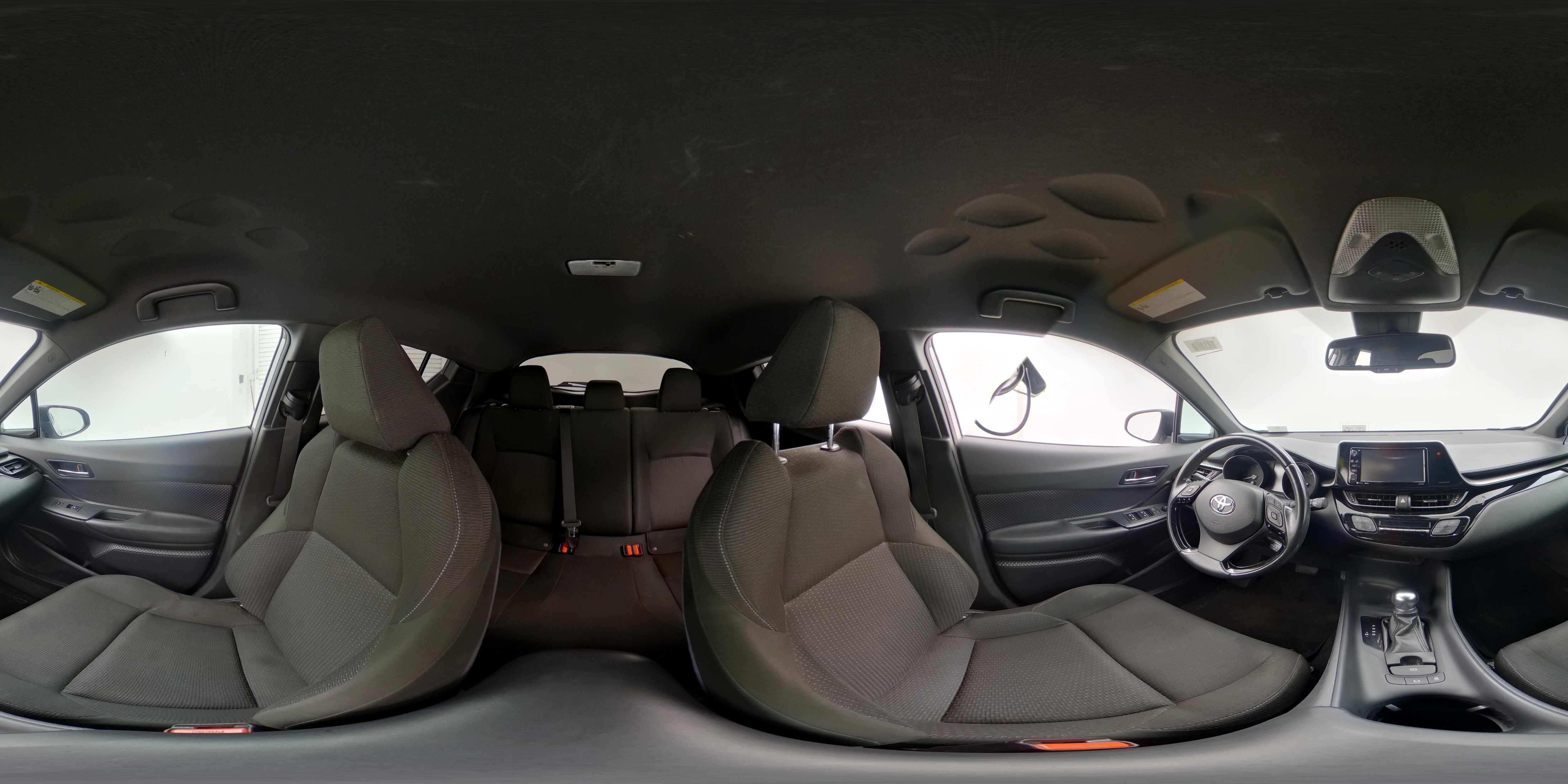 2018 Toyota C-HR XLE - Photo 24