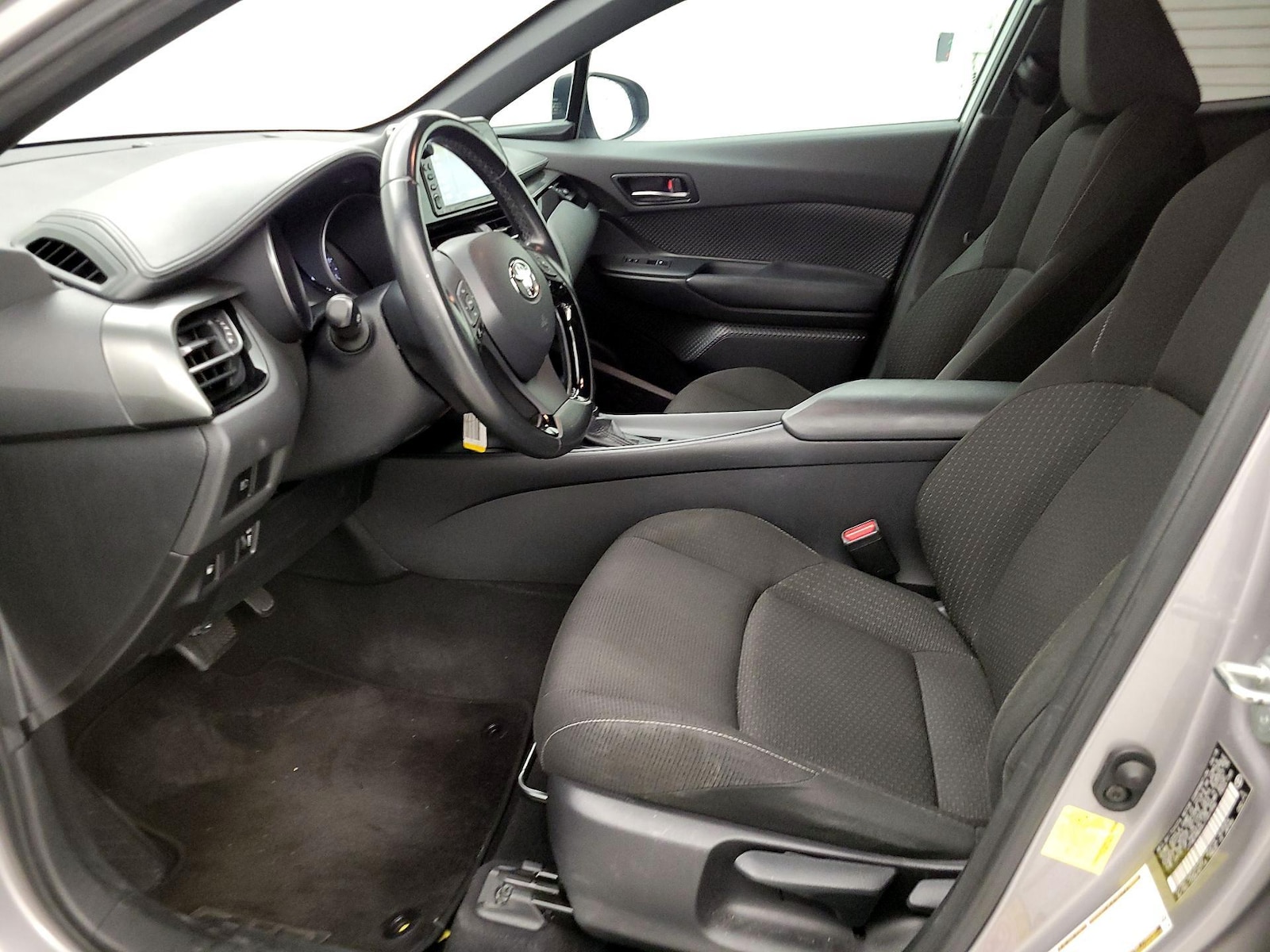 2018 Toyota C-HR XLE - Photo 12
