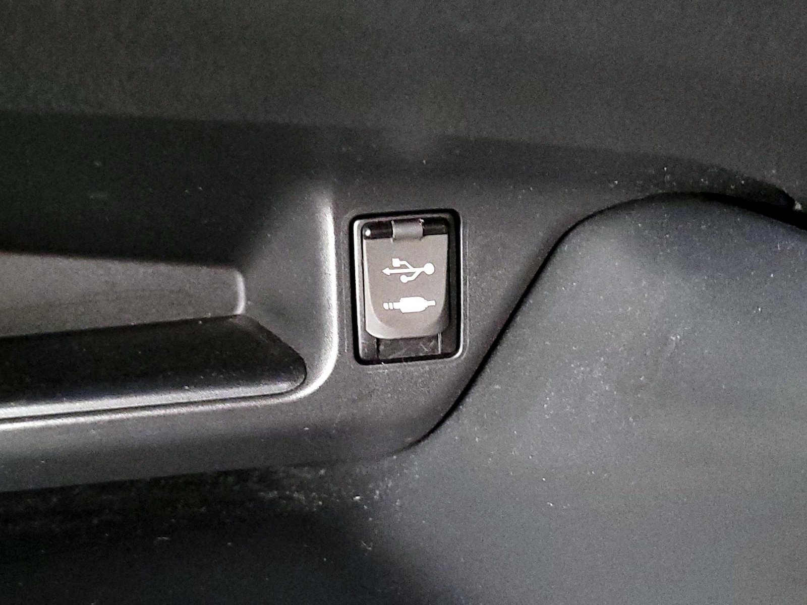 2018 Toyota C-HR XLE - Photo 19
