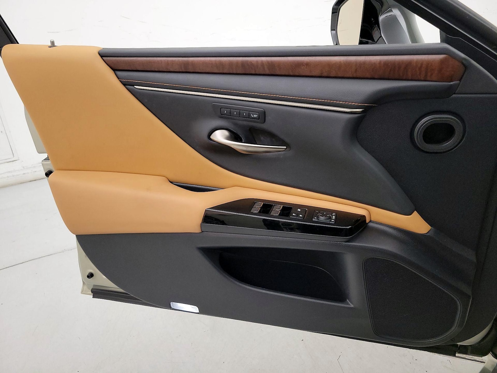 2022 Lexus ES Hybrid 300h - Photo 13