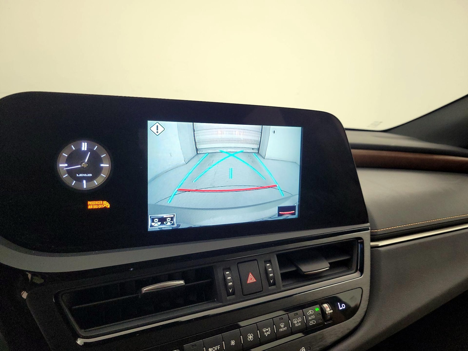 2022 Lexus ES Hybrid 300h - Photo 14