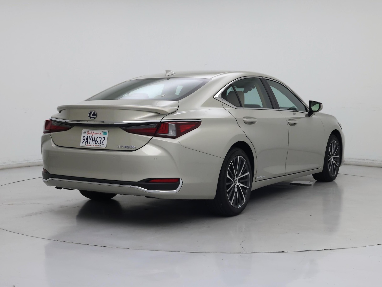 2022 Lexus ES Hybrid 300h - Photo 9