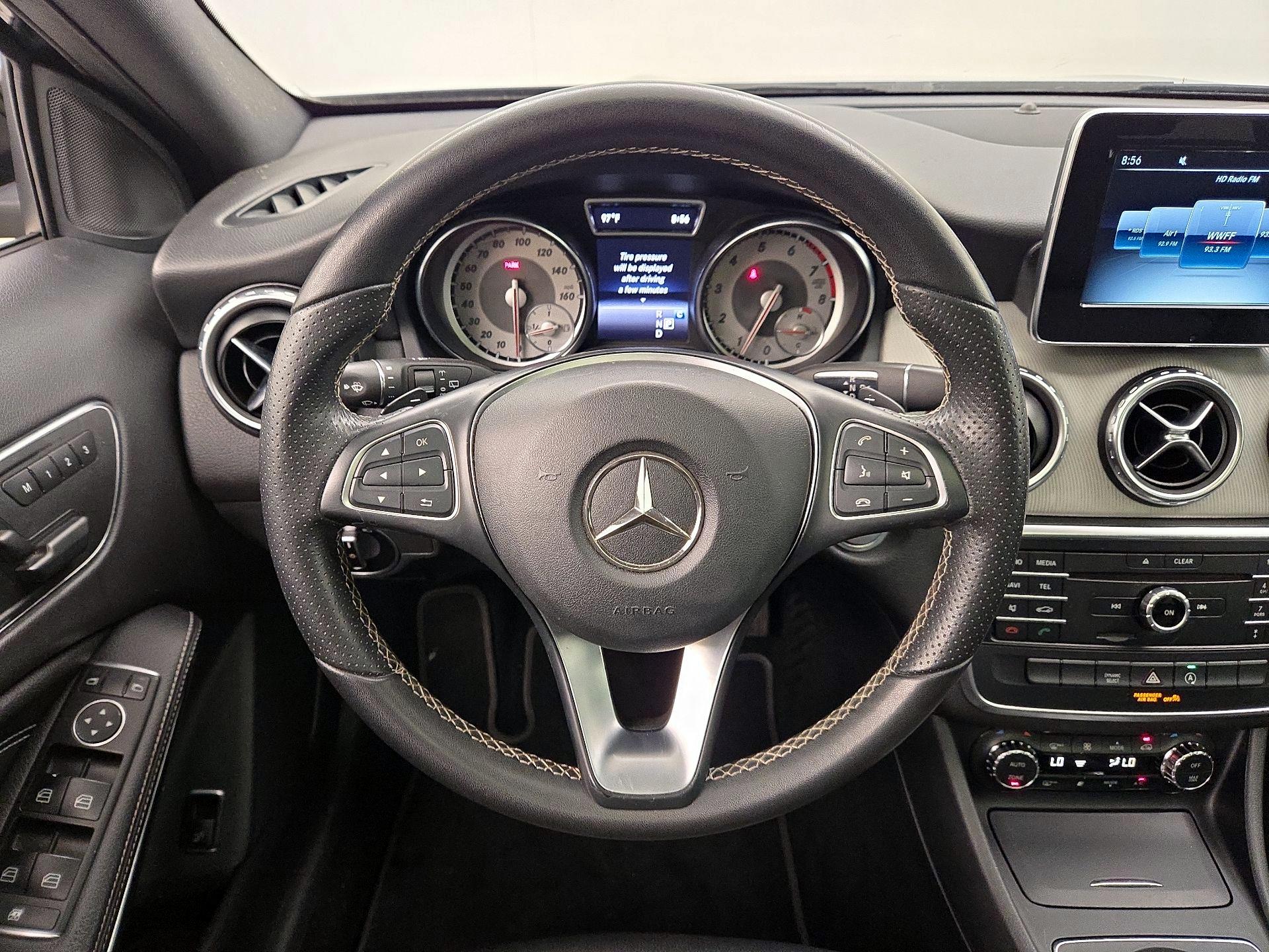Thumbnail: 2017 Mercedes-Benz GLA - 10
