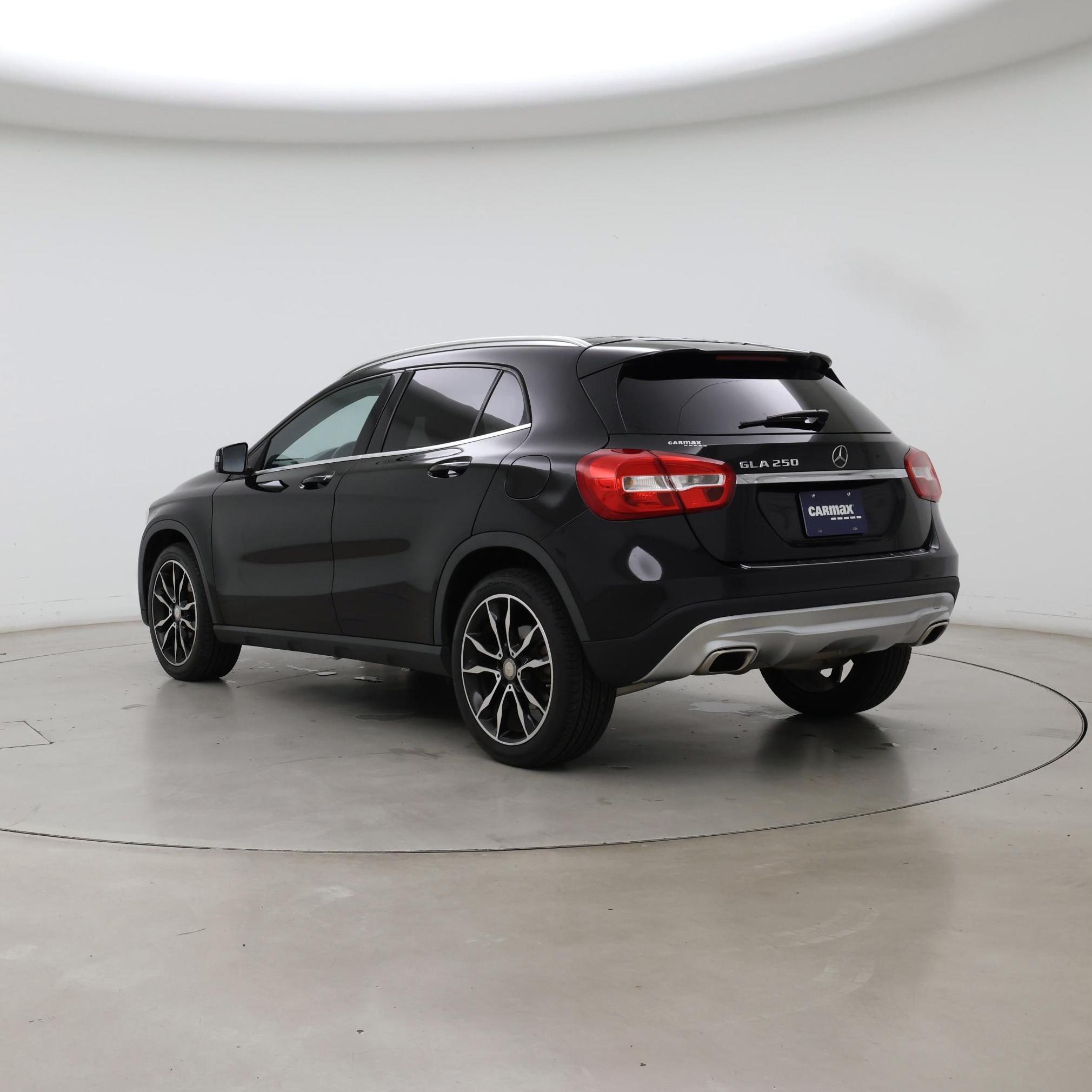 Thumbnail: 2017 Mercedes-Benz GLA - 2